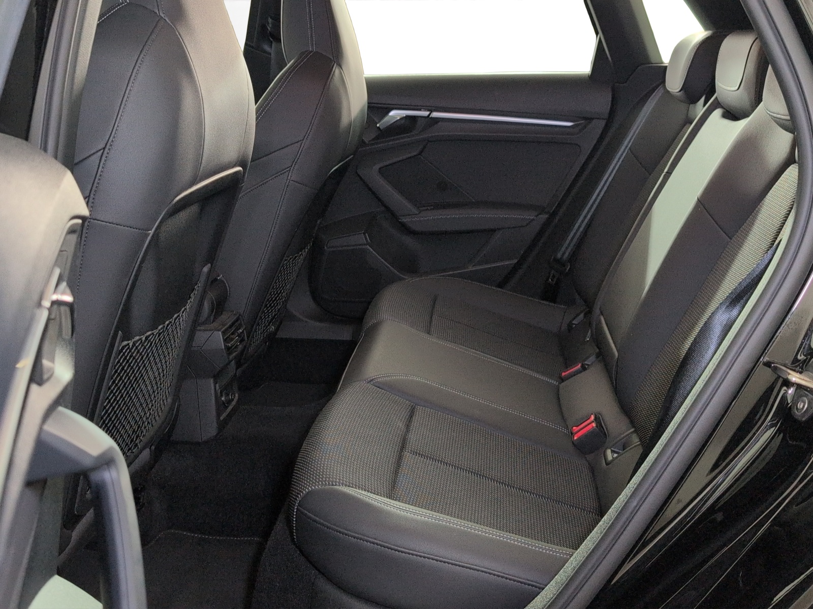 AUDI A3 Sportback 35 TFSI S line Attraction S-tronic-image-7