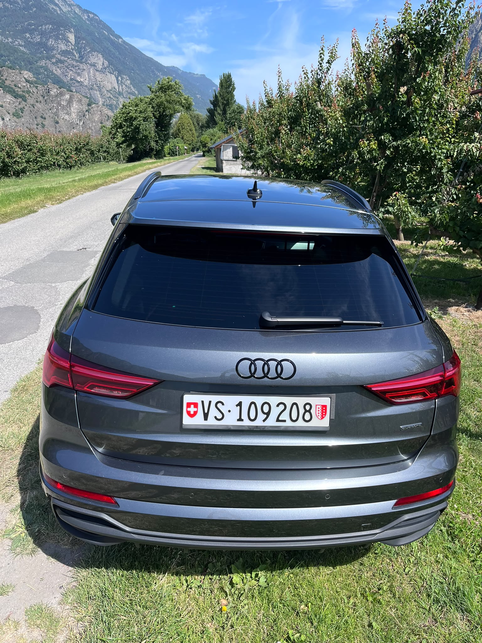 AUDI 2.0 40 TFSI S line quattro S-Tronic-image-2