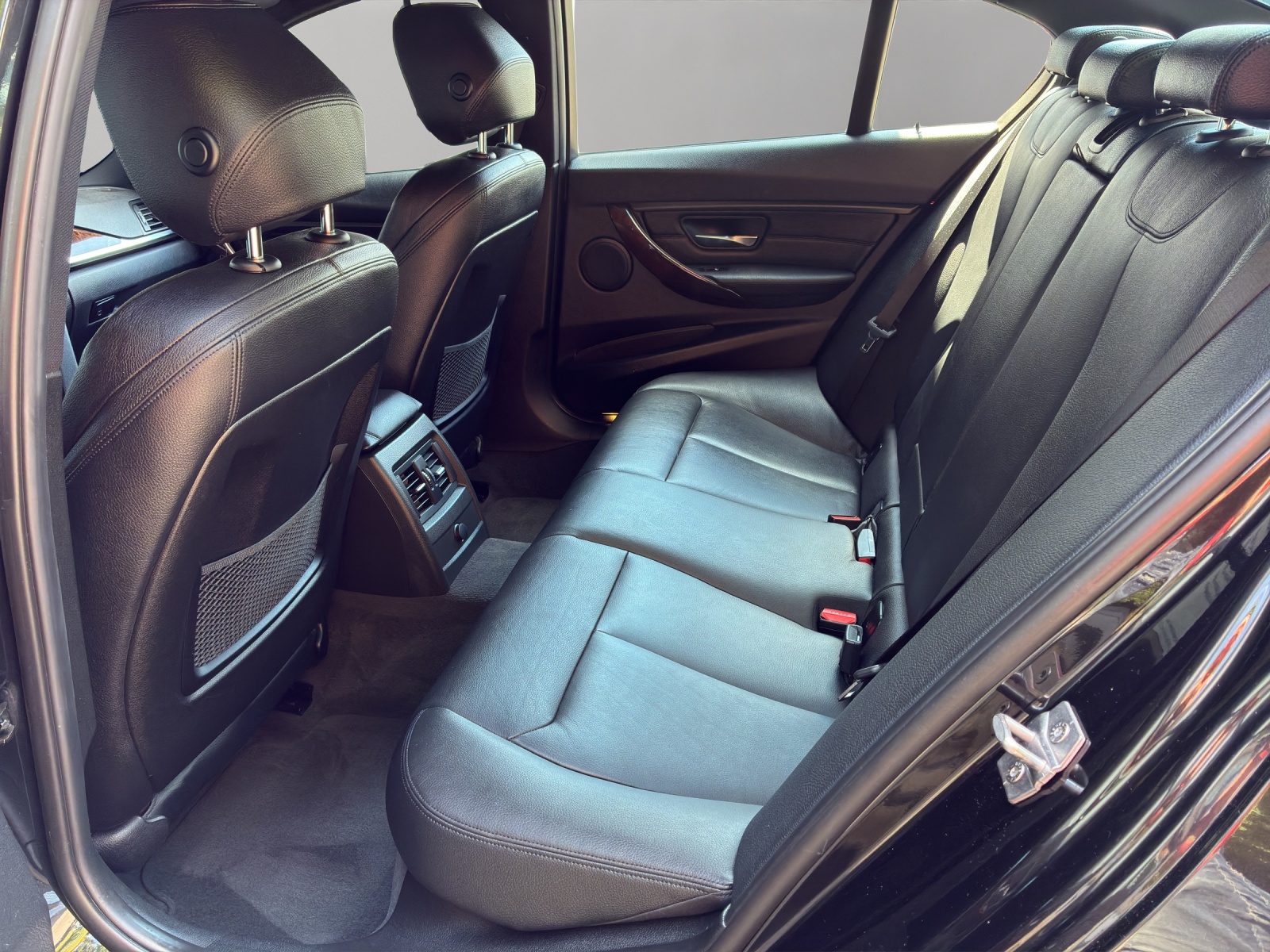 BMW 335i xDrive-image-12