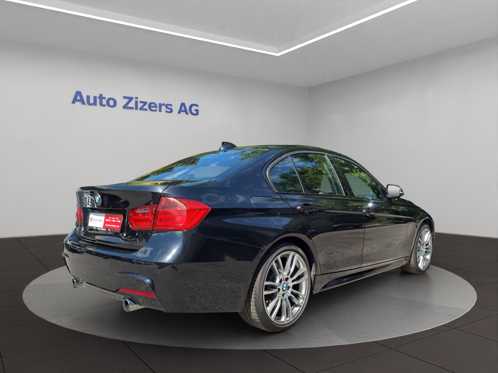 BMW 335i xDrive-image-5