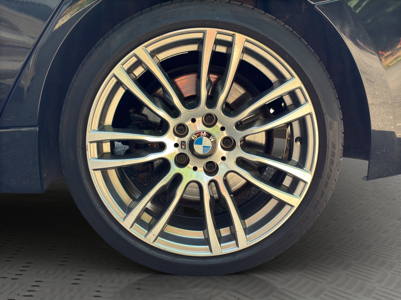 BMW 335i xDrive-image-15