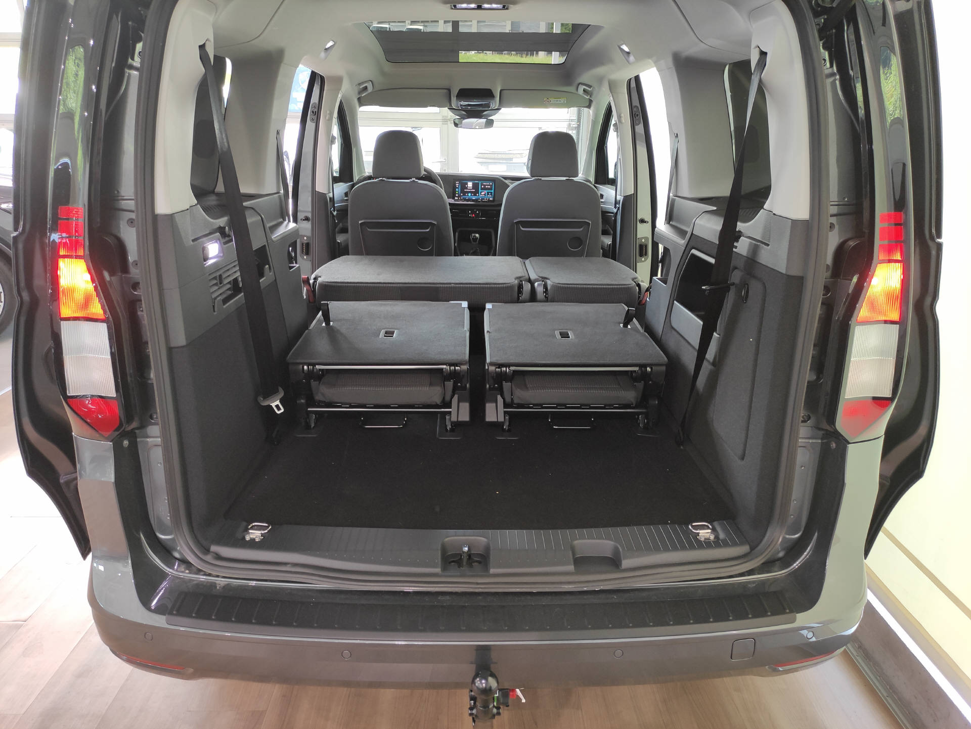 VW Caddy Maxi Outdoor 2.0 TDI 4motion-image-15