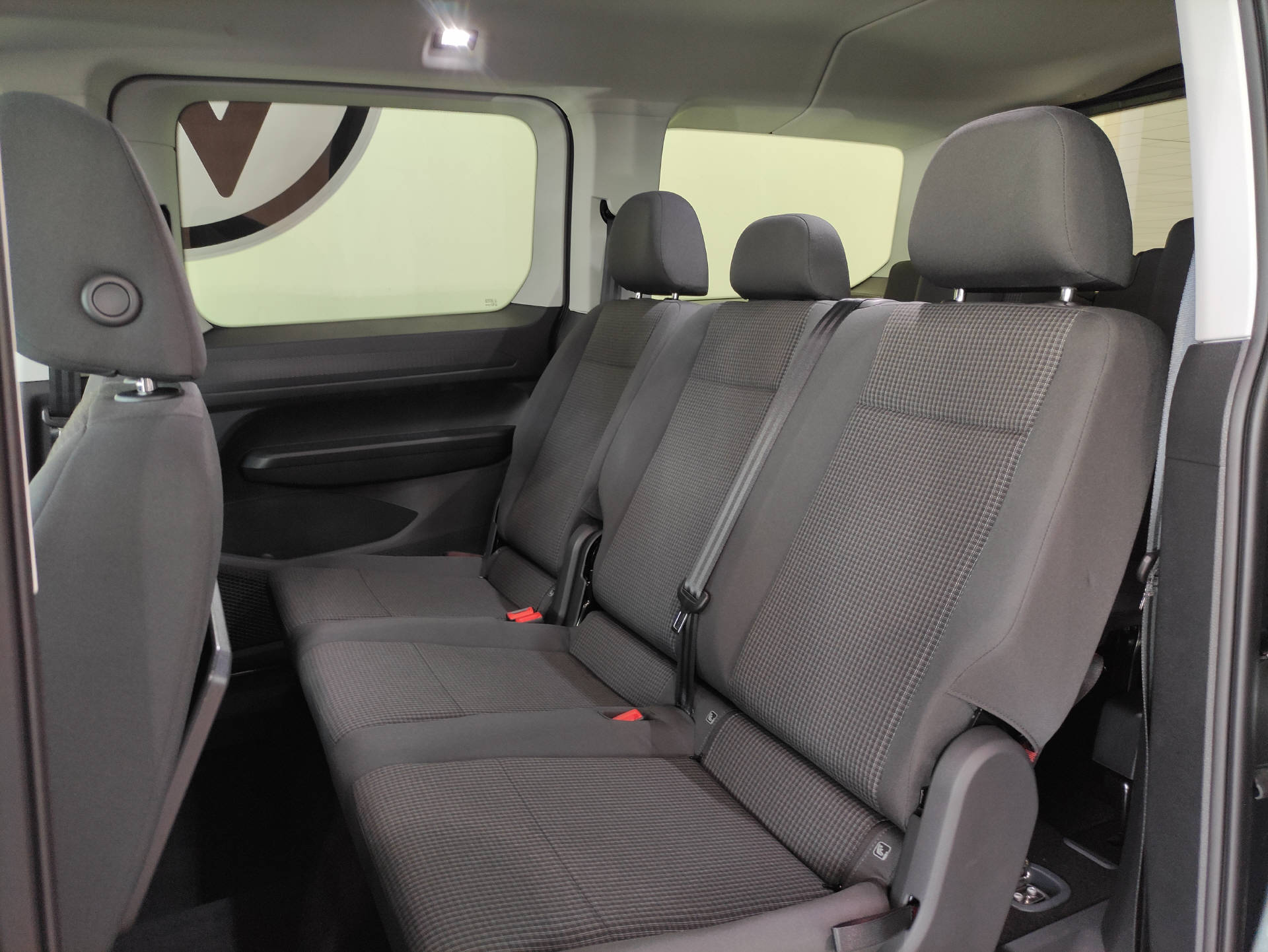 VW Caddy Maxi Outdoor 2.0 TDI 4motion-image-12
