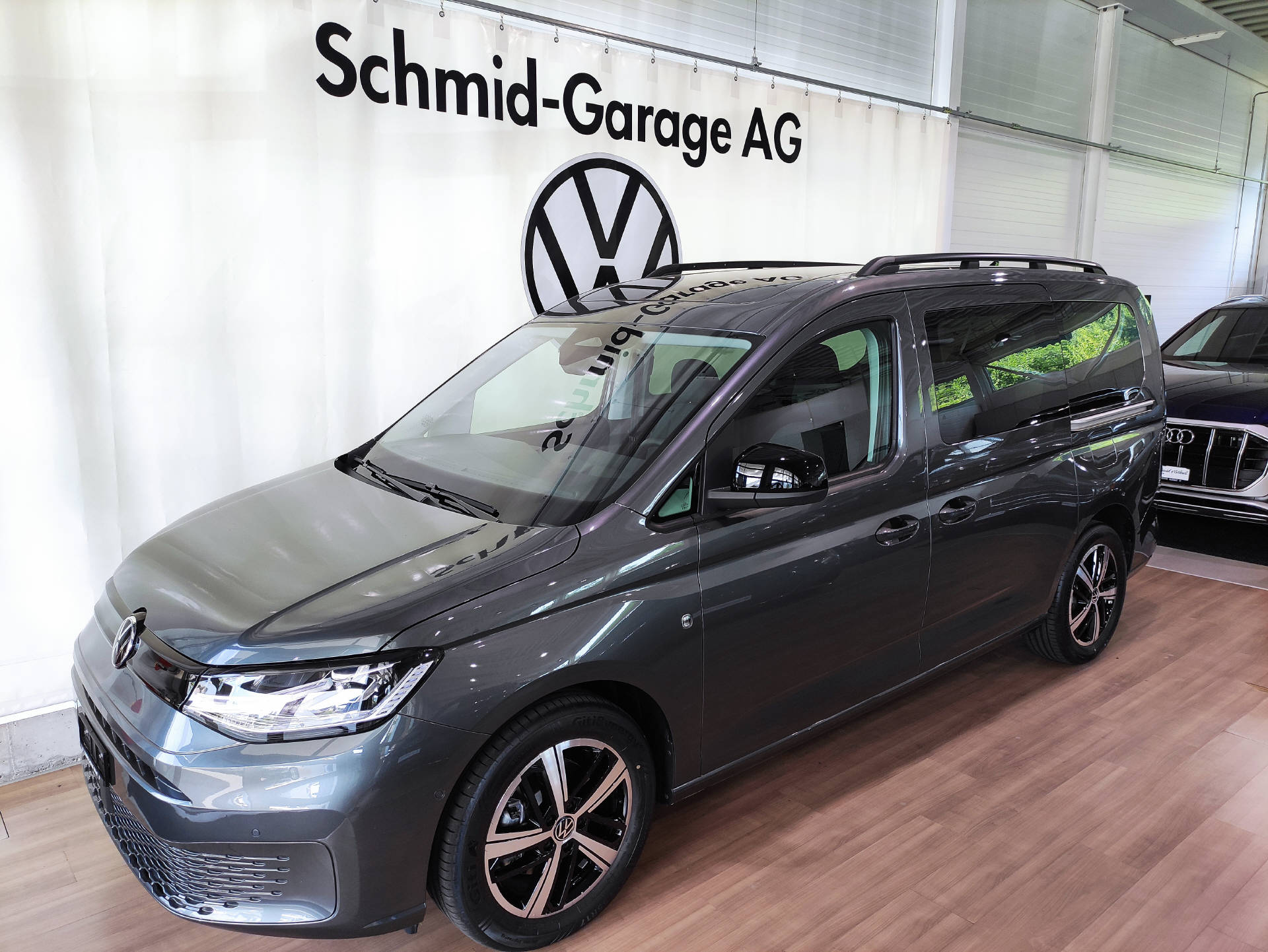 VW Caddy Maxi Outdoor 2.0 TDI 4motion-image-0
