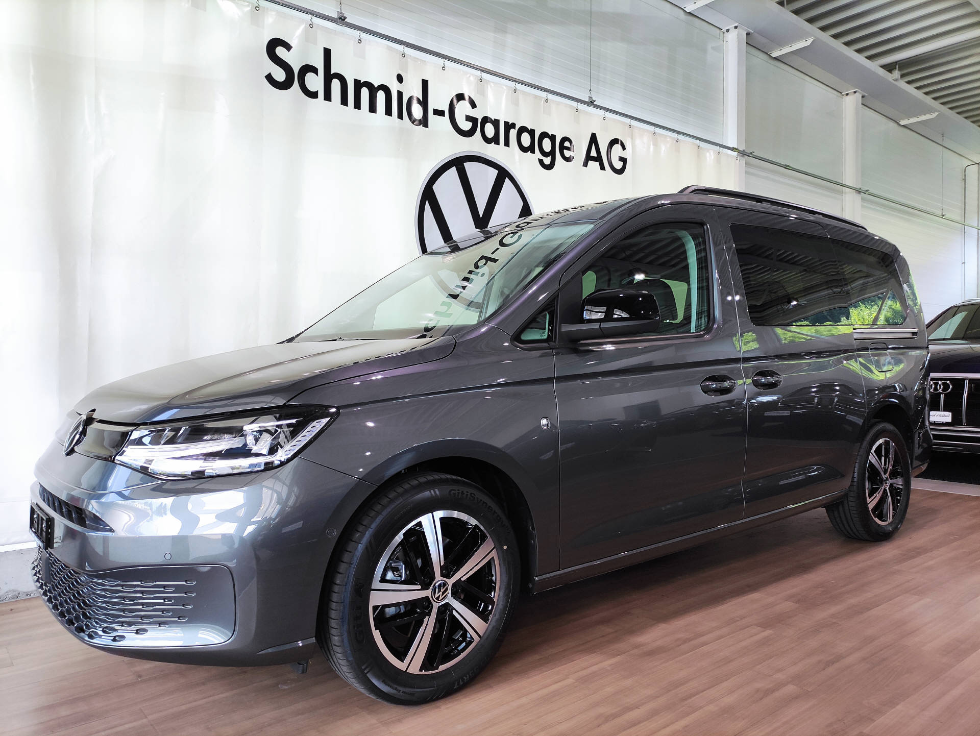 VW Caddy Maxi Outdoor 2.0 TDI 4motion-image-1