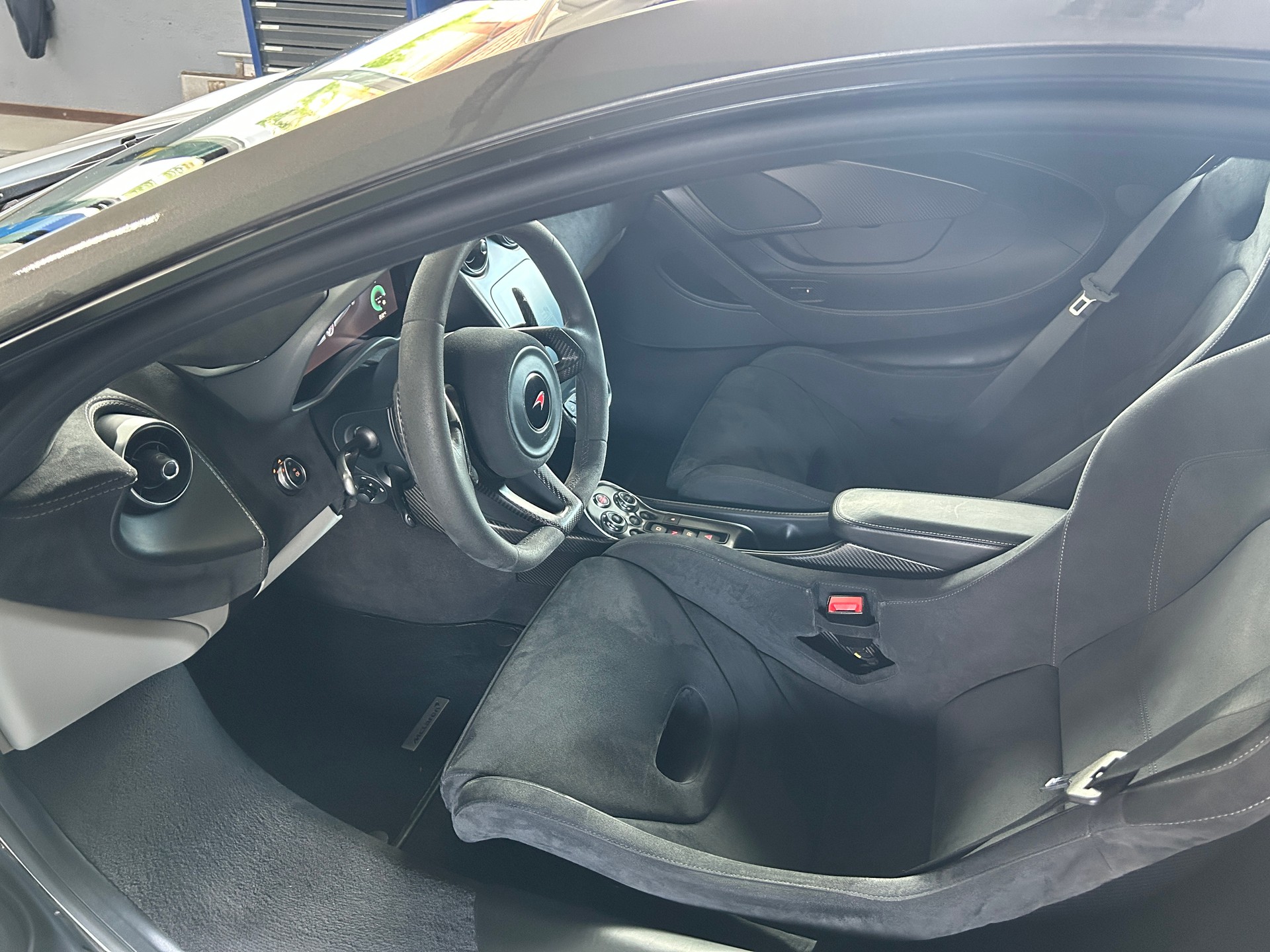 McLAREN 570S Coupé 3.8 V8 SSG-image-5