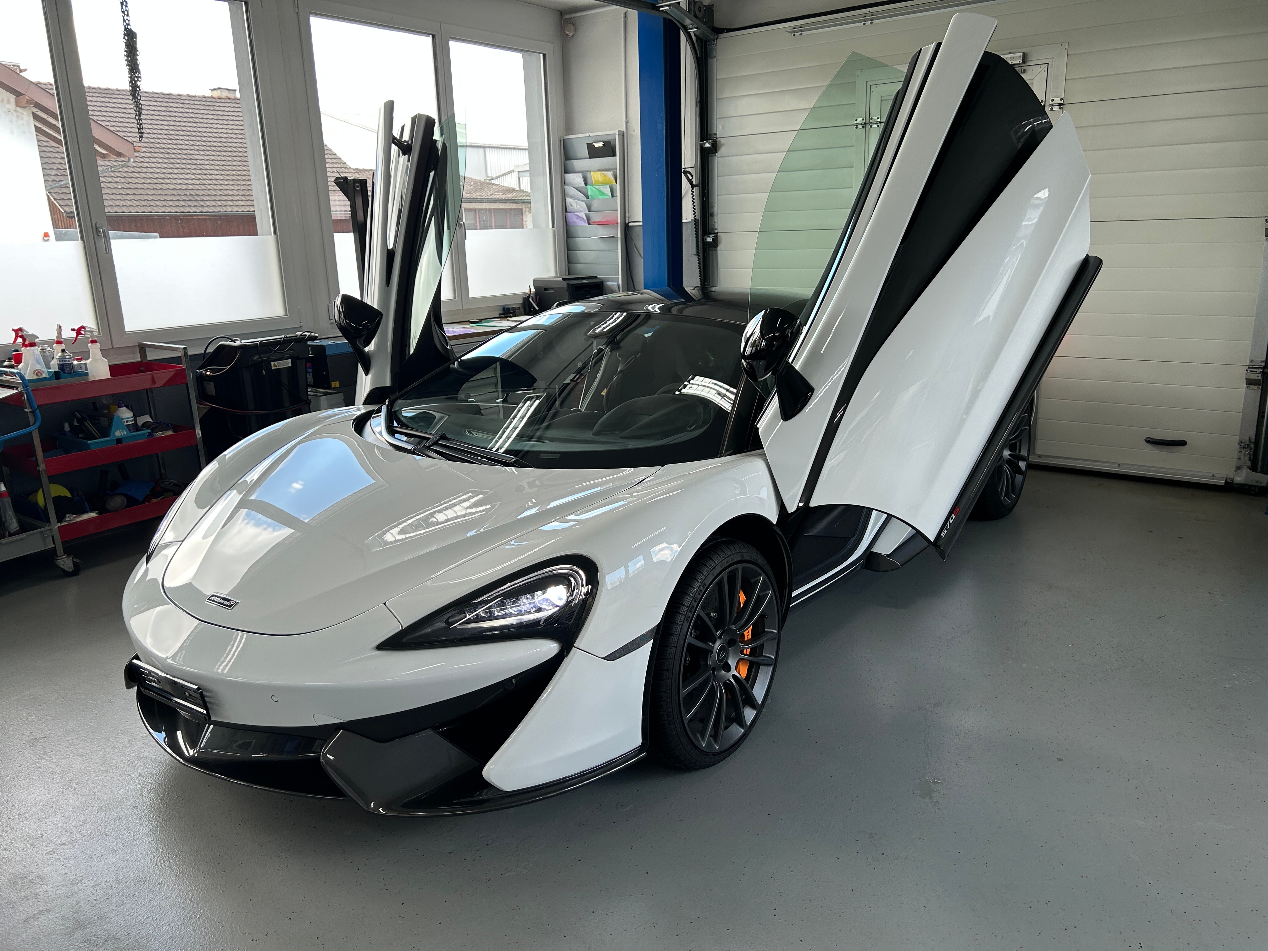 Car photo