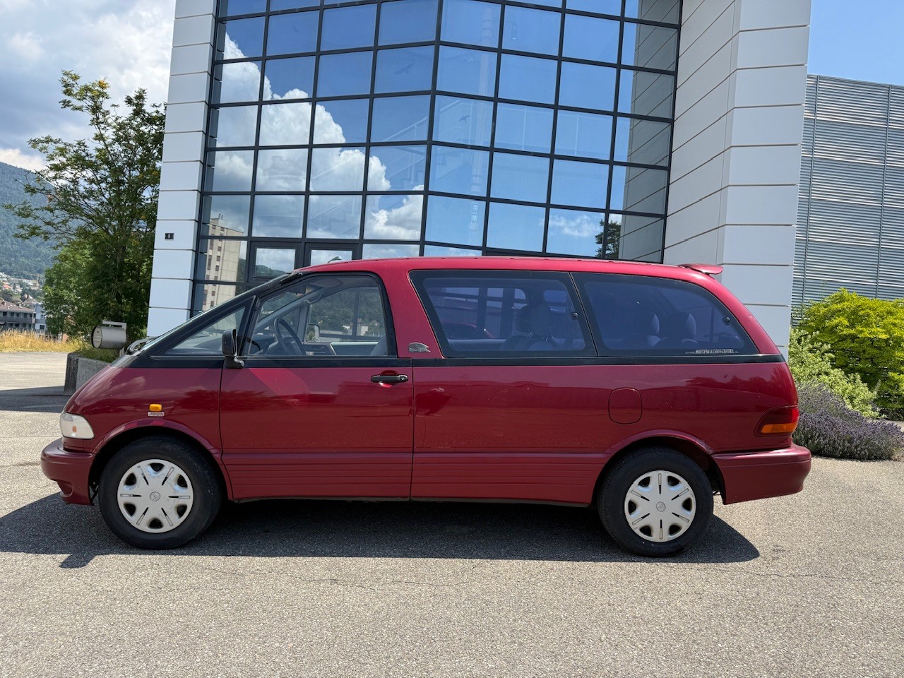 TOYOTA Previa XE Pacific 4x2-image-3