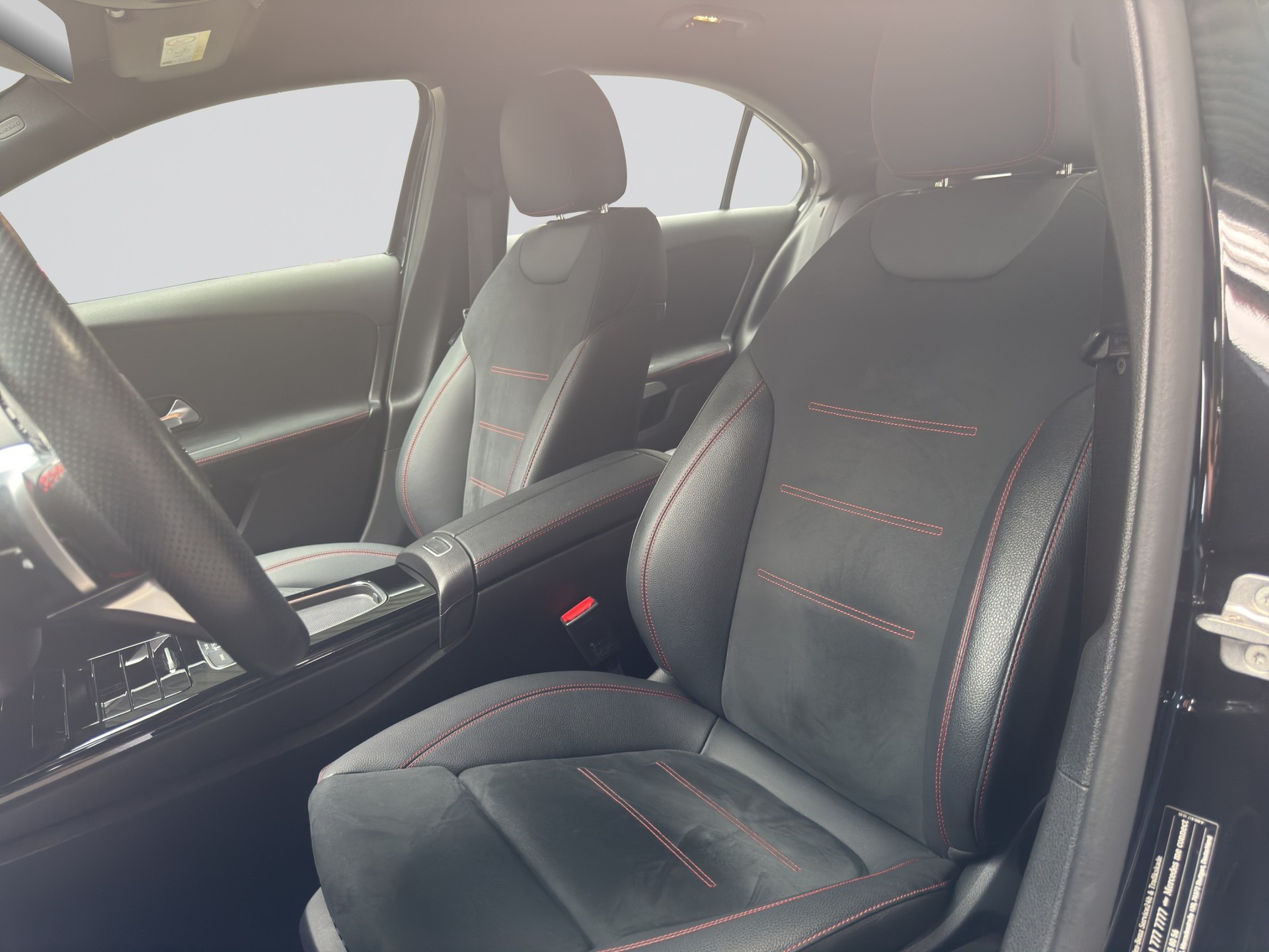 MERCEDES-BENZ A 200 AMG Line 7G-DCT-image-5
