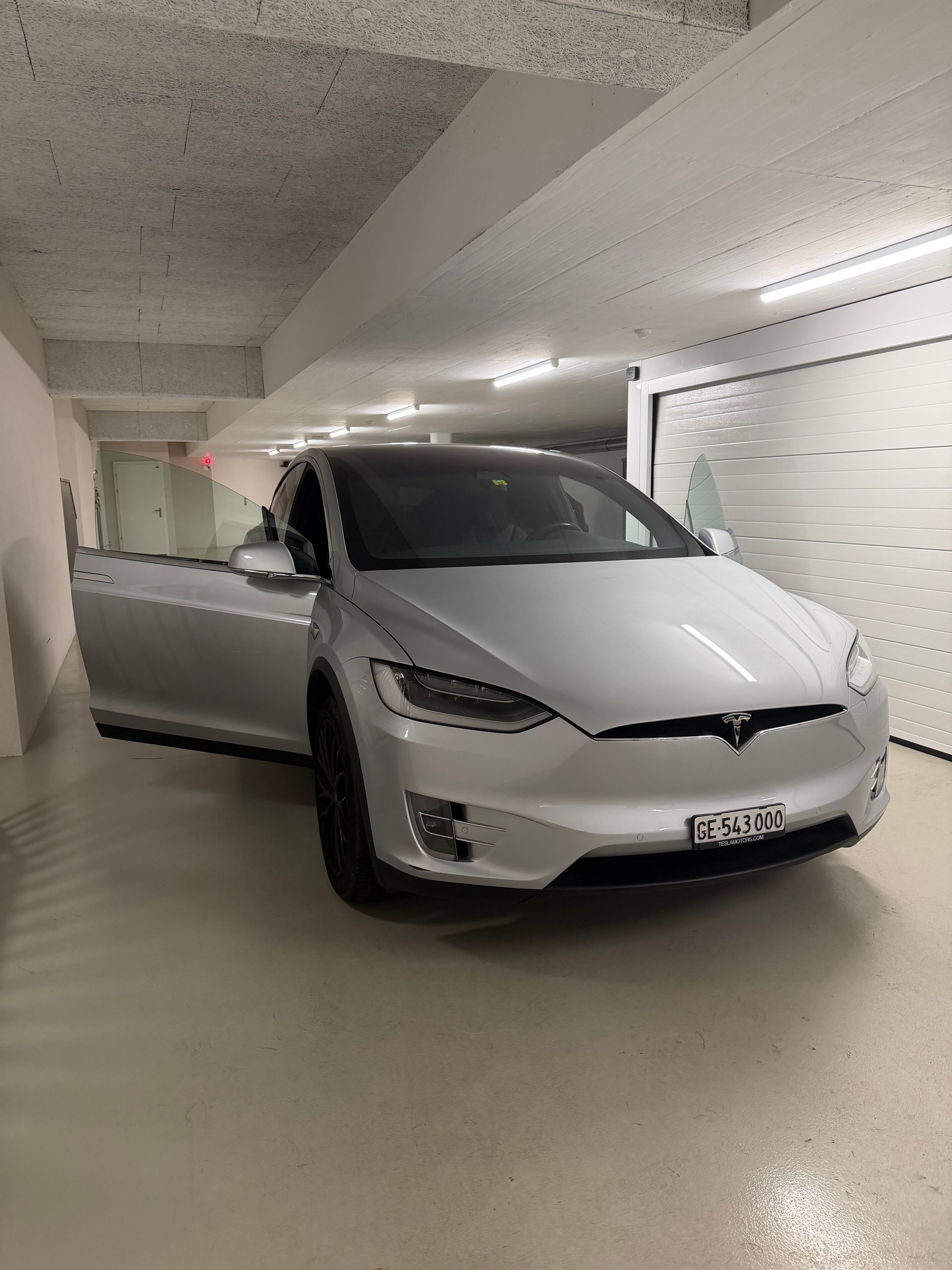 TESLA 100 D-image-1