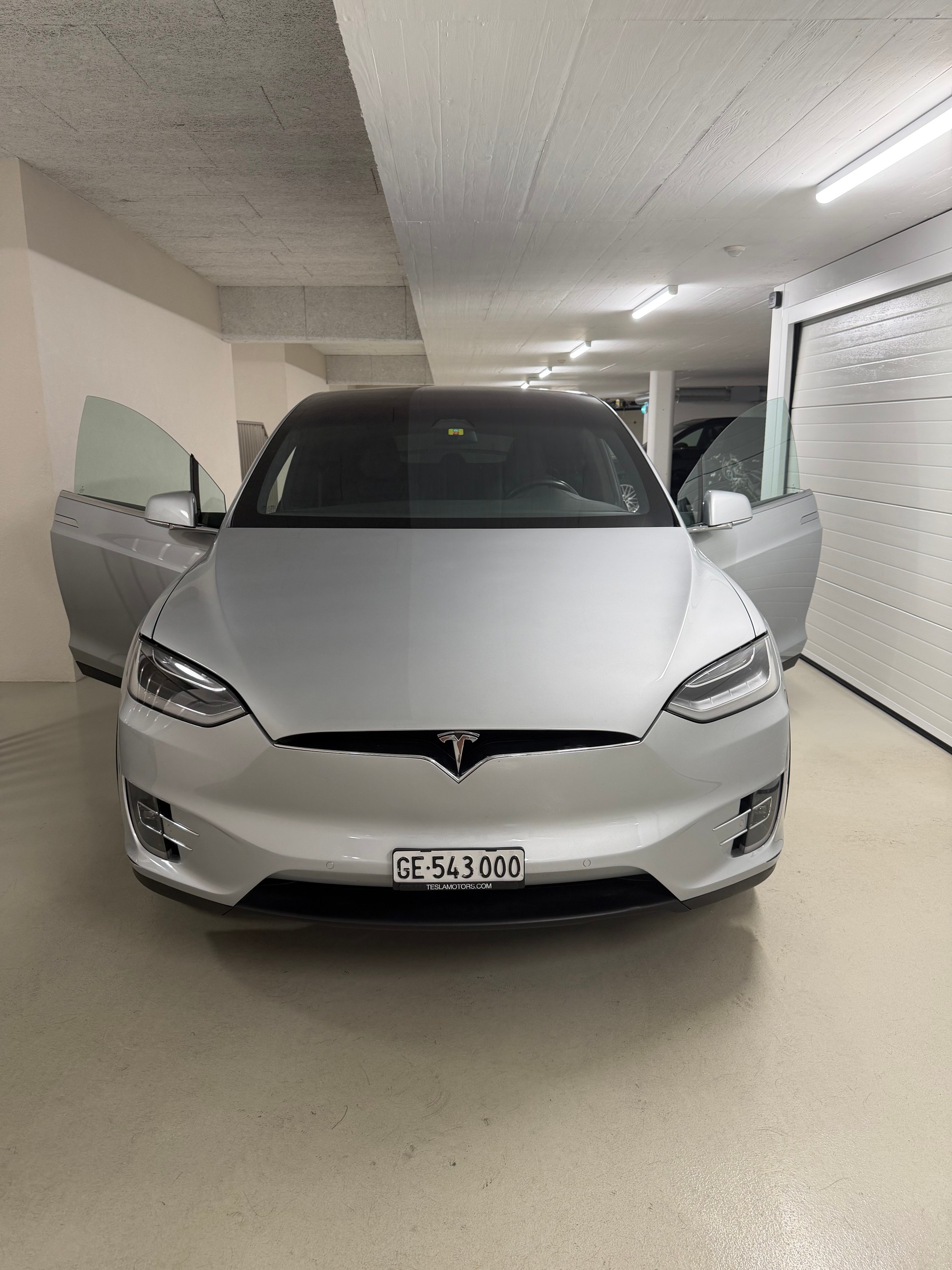 TESLA 100 D-image-0