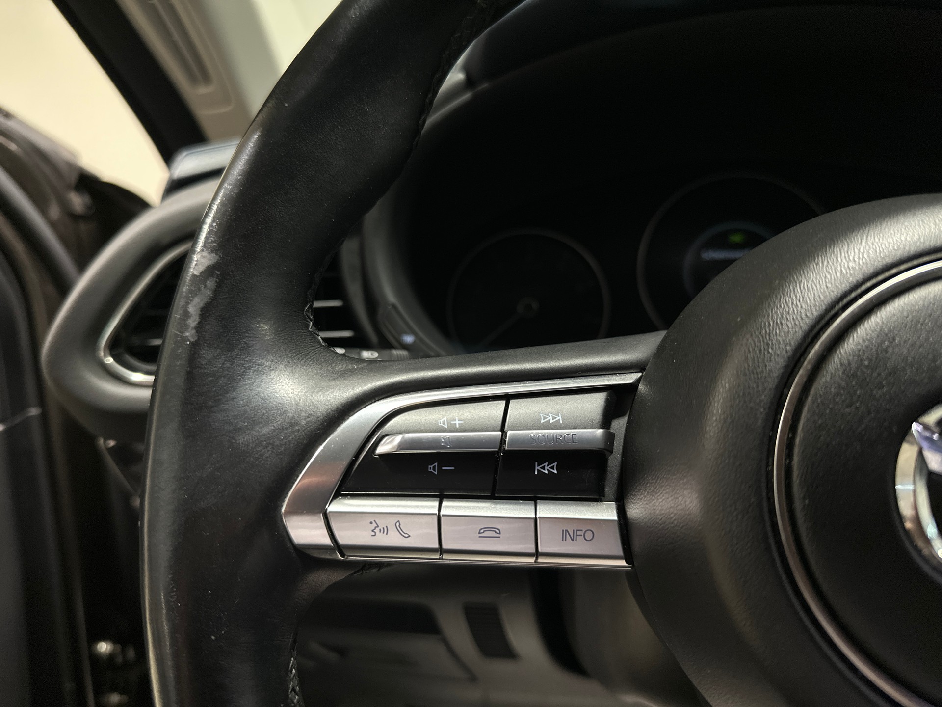 MAZDA CX-30 SKYACTIV-X M Hybrid 180 Revolution AWD-image-27