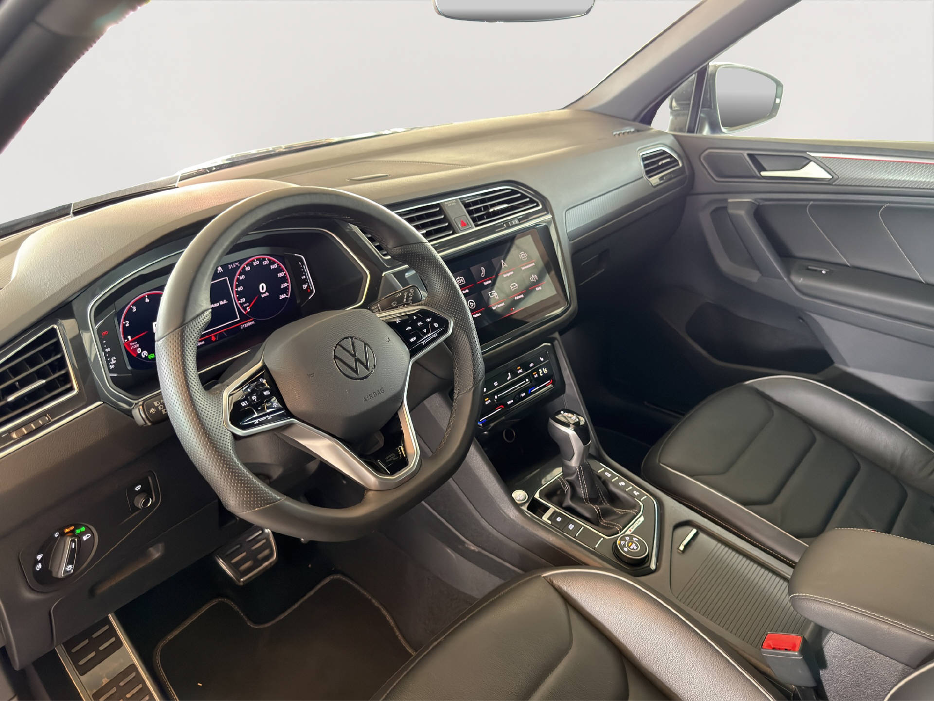 VW Tiguan 2.0 TSI R-Line DSG-image-11