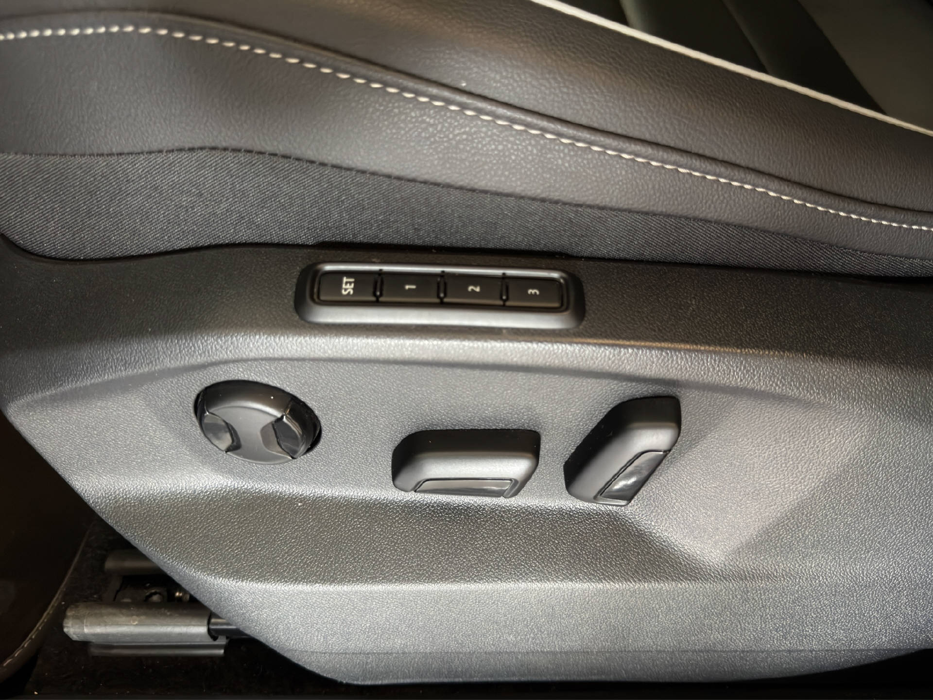 VW Tiguan 2.0 TSI R-Line DSG-image-17