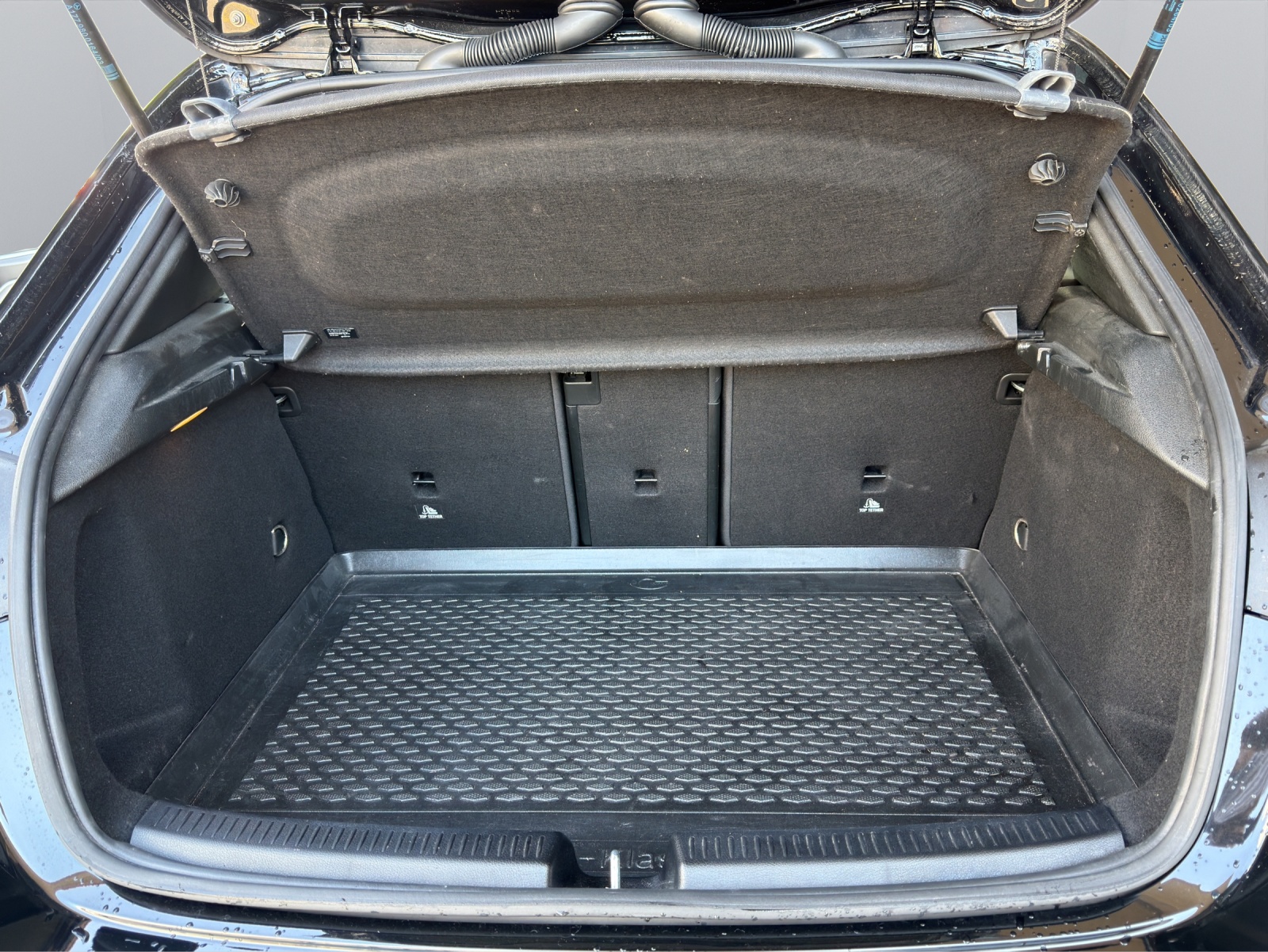 MERCEDES-BENZ A-Klasse W177 A 200 AMG Line-image-15