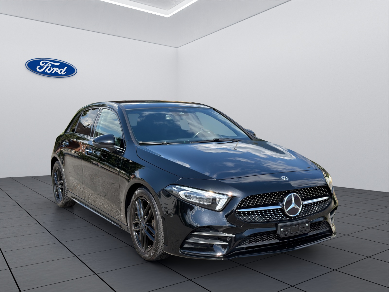 MERCEDES-BENZ A-Klasse W177 A 200 AMG Line-image-2