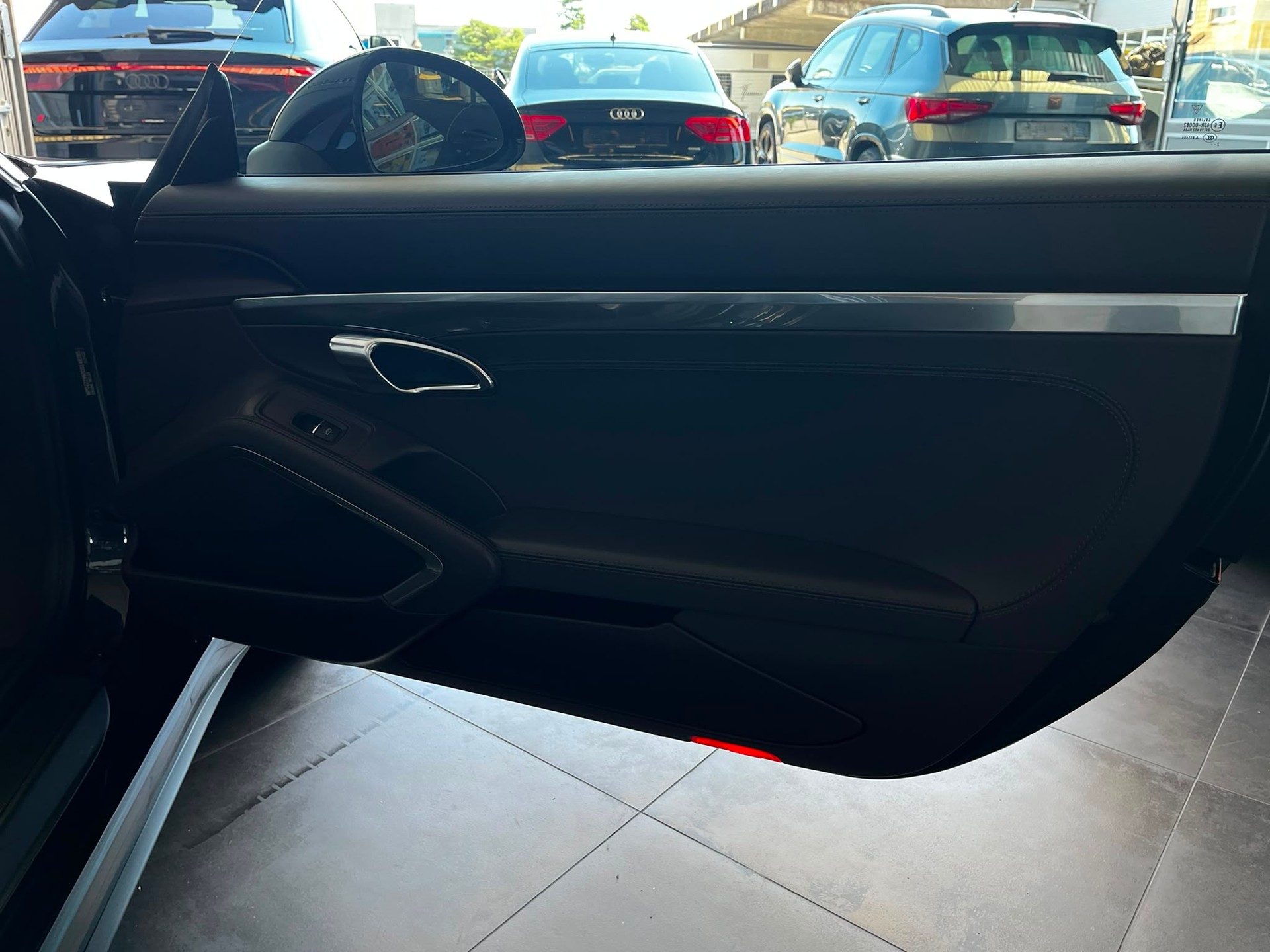 PORSCHE 911 Cabrio Carrera 4S PDK-image-27
