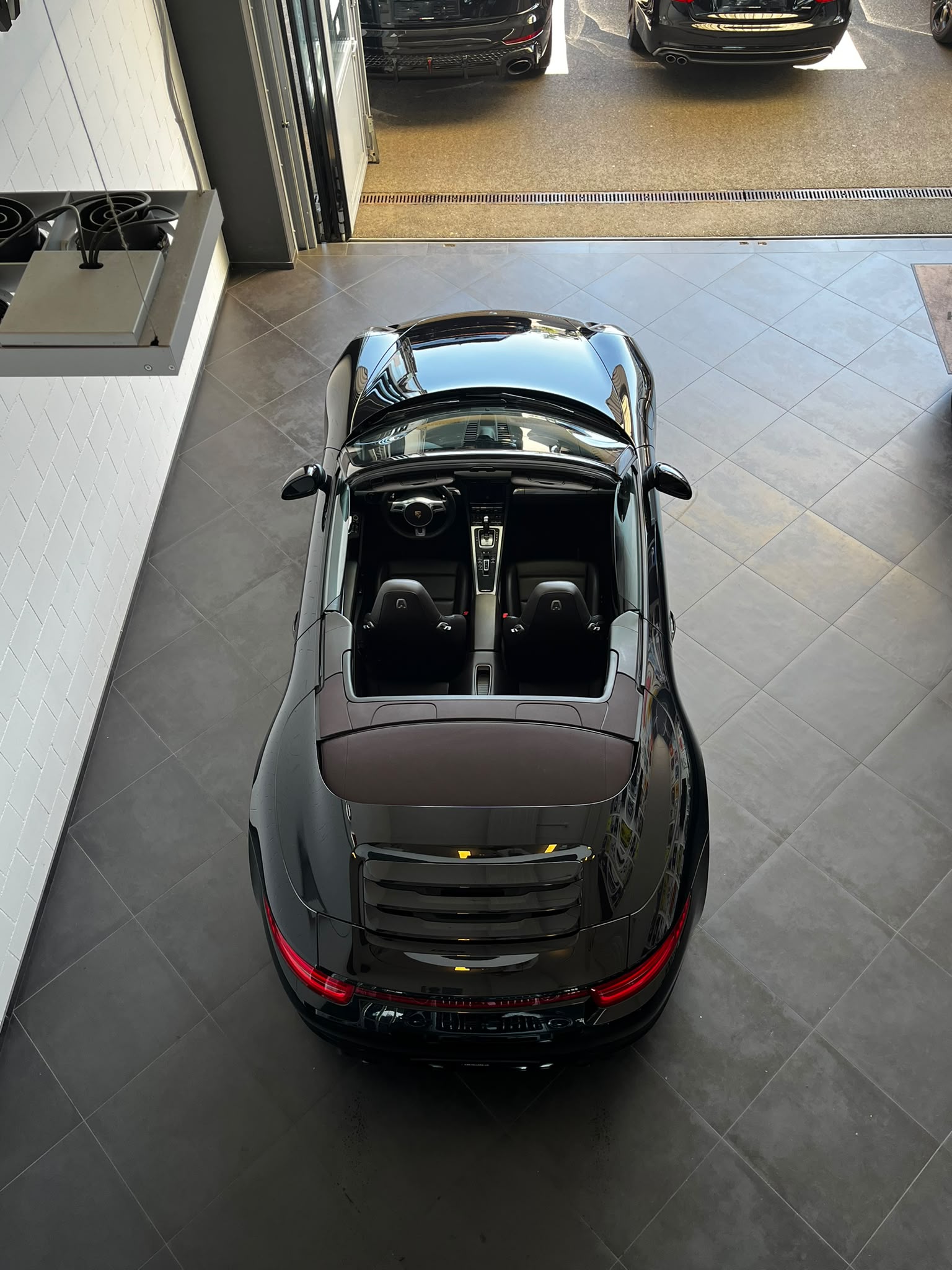 PORSCHE 911 Cabrio Carrera 4S PDK-image-11