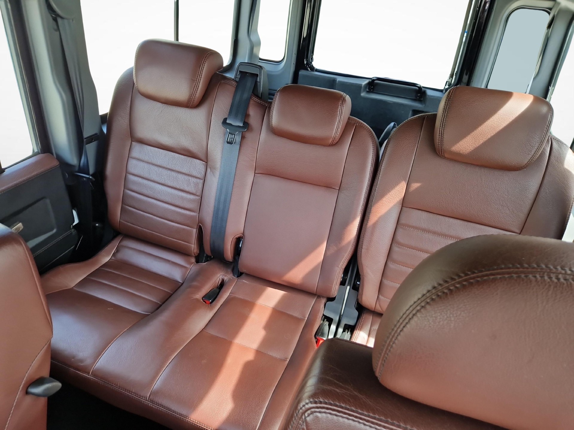 LAND ROVER Defender 110 2.4 Tdi SW-image-10