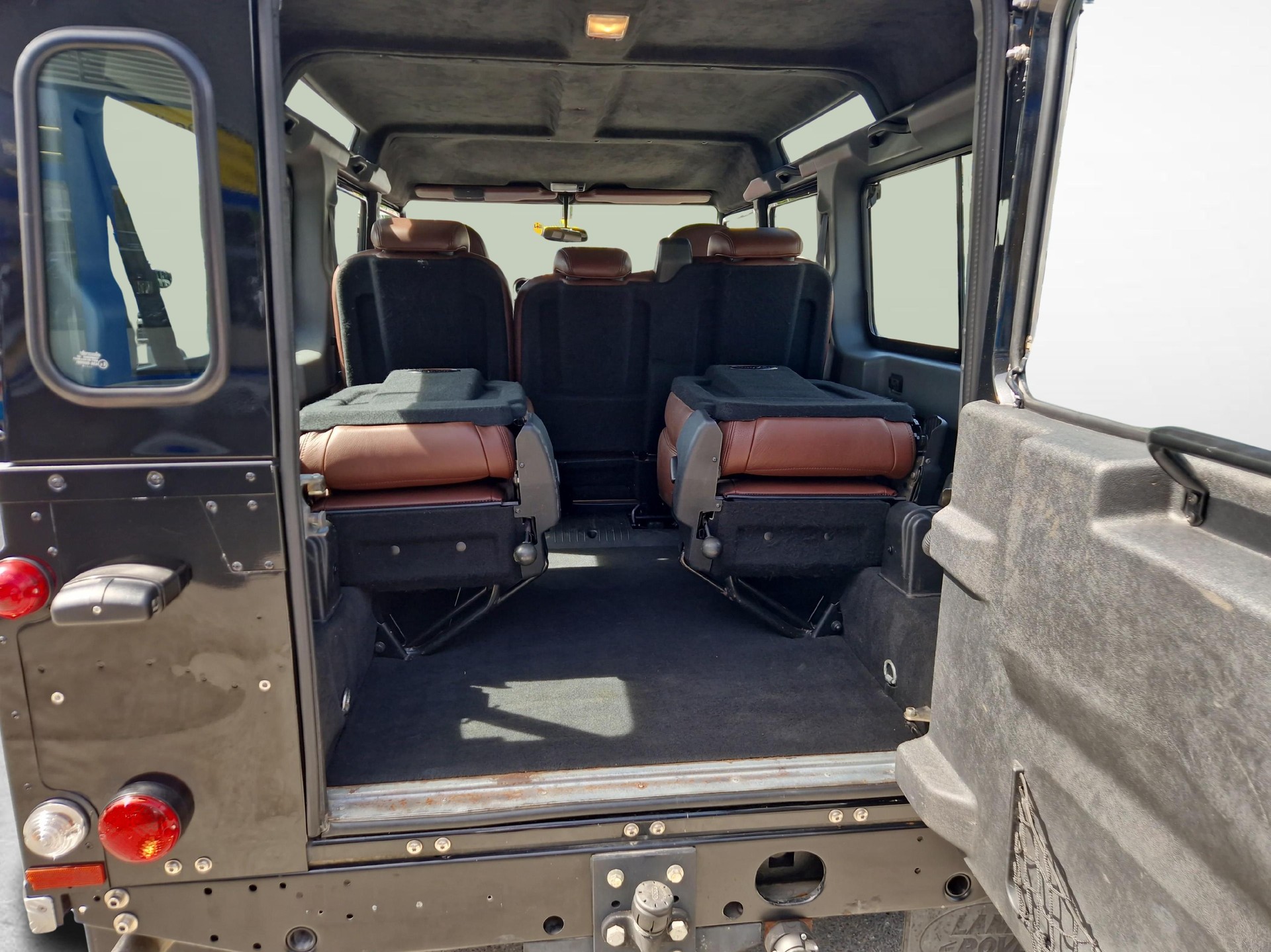 LAND ROVER Defender 110 2.4 Tdi SW-image-11