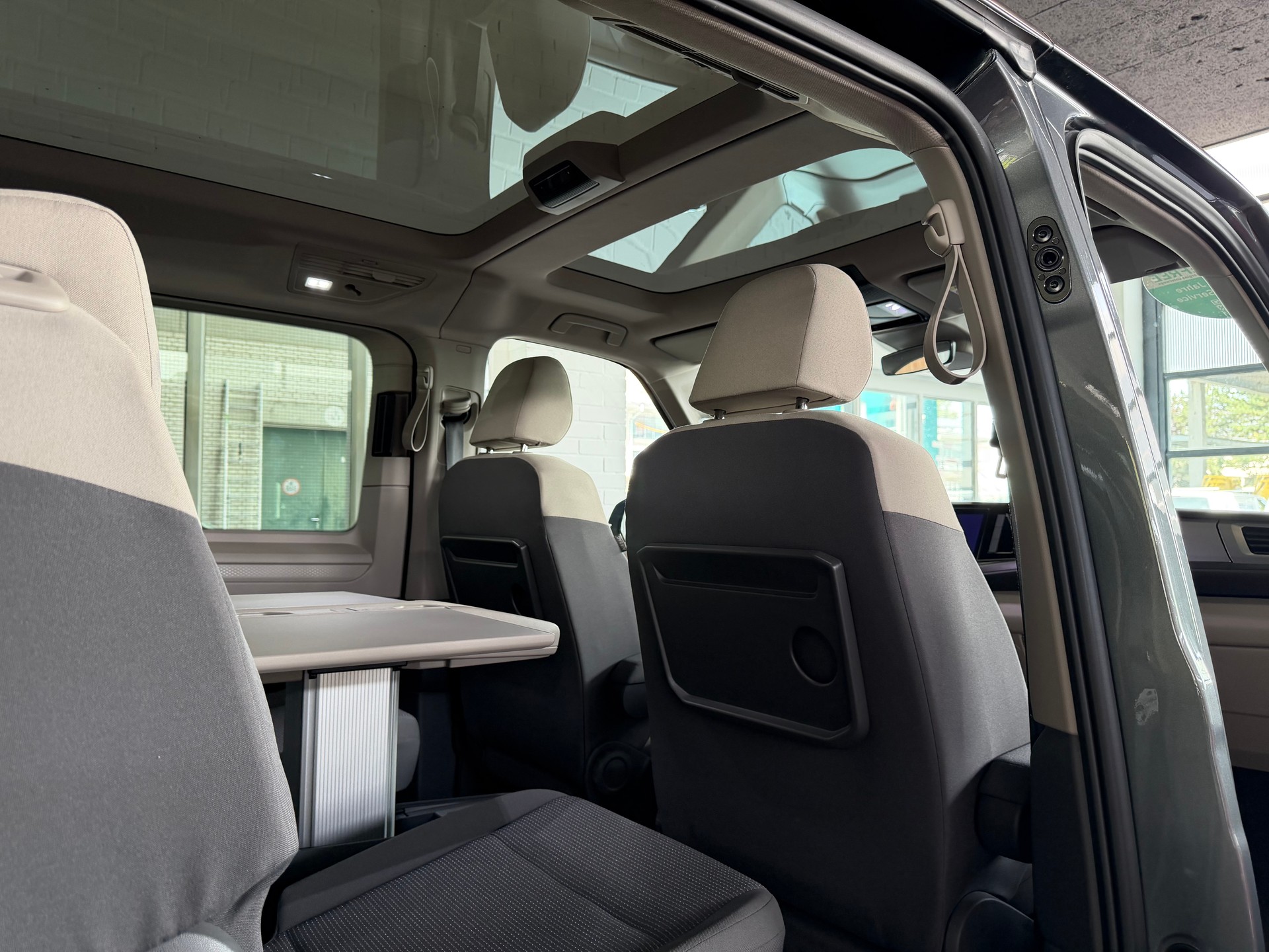 VW Multivan 2.0 TDI DSG Lang * 7 SITZE * STANDHEIZUNG * AHK *-image-12