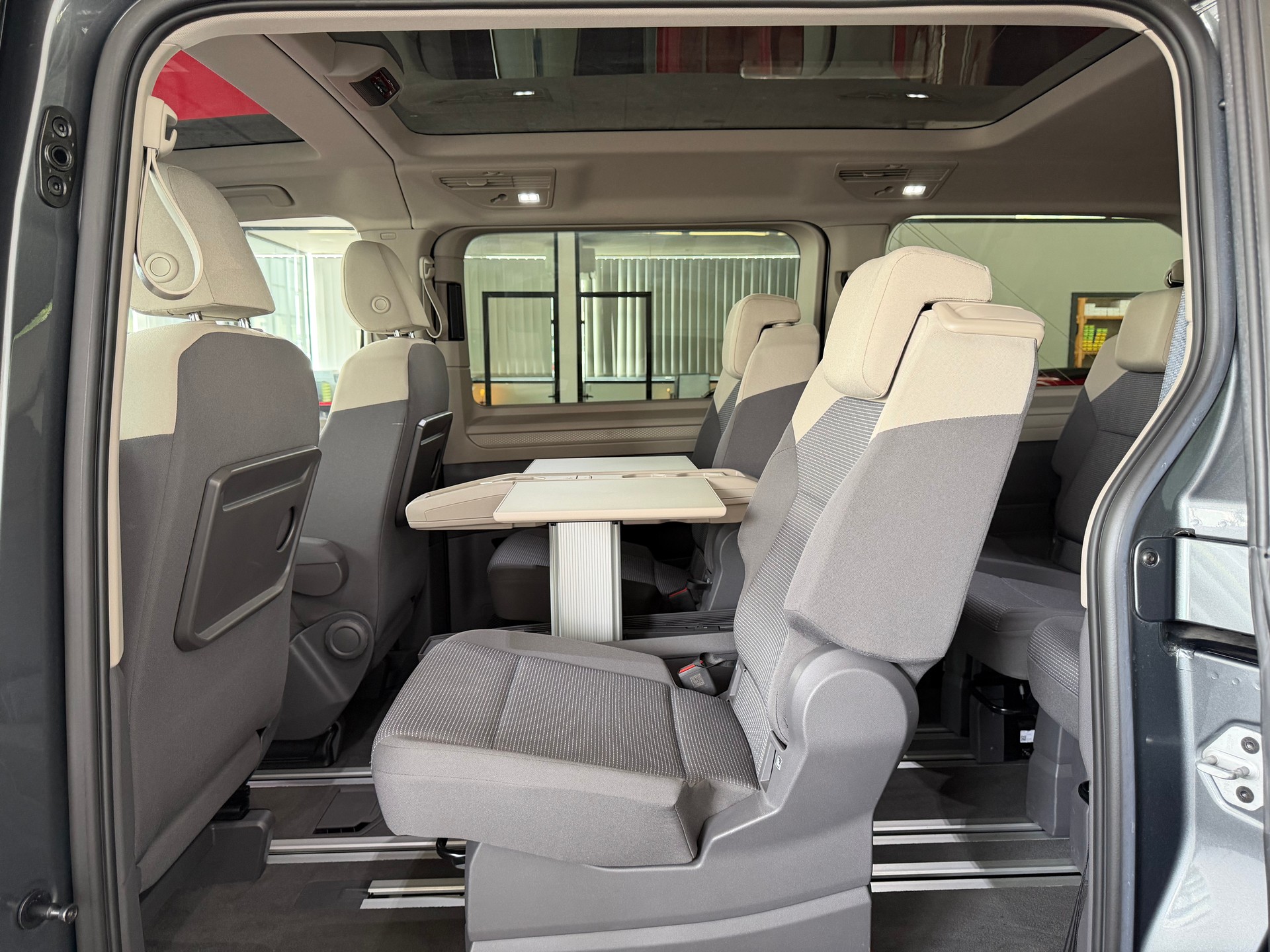 VW Multivan 2.0 TDI DSG Lang * 7 SITZE * STANDHEIZUNG * AHK *-image-14