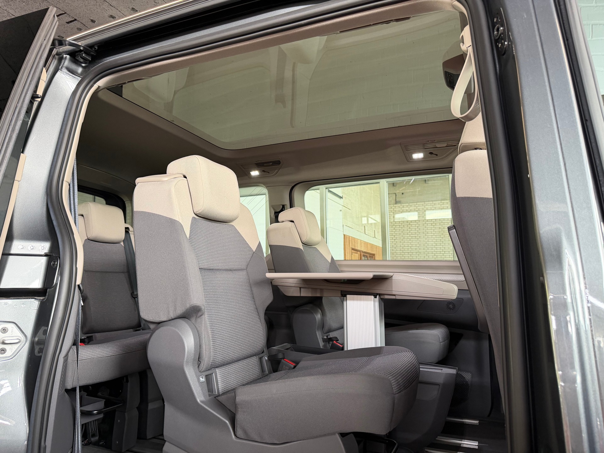 VW Multivan 2.0 TDI DSG Lang * 7 SITZE * STANDHEIZUNG * AHK *-image-11