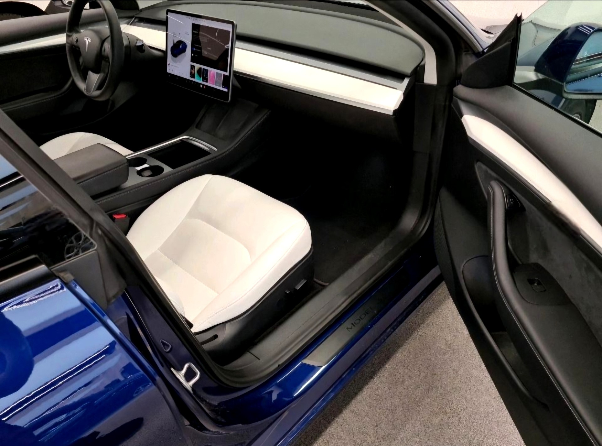 TESLA Model 3 Long Range Dual Motor AWD-image-3