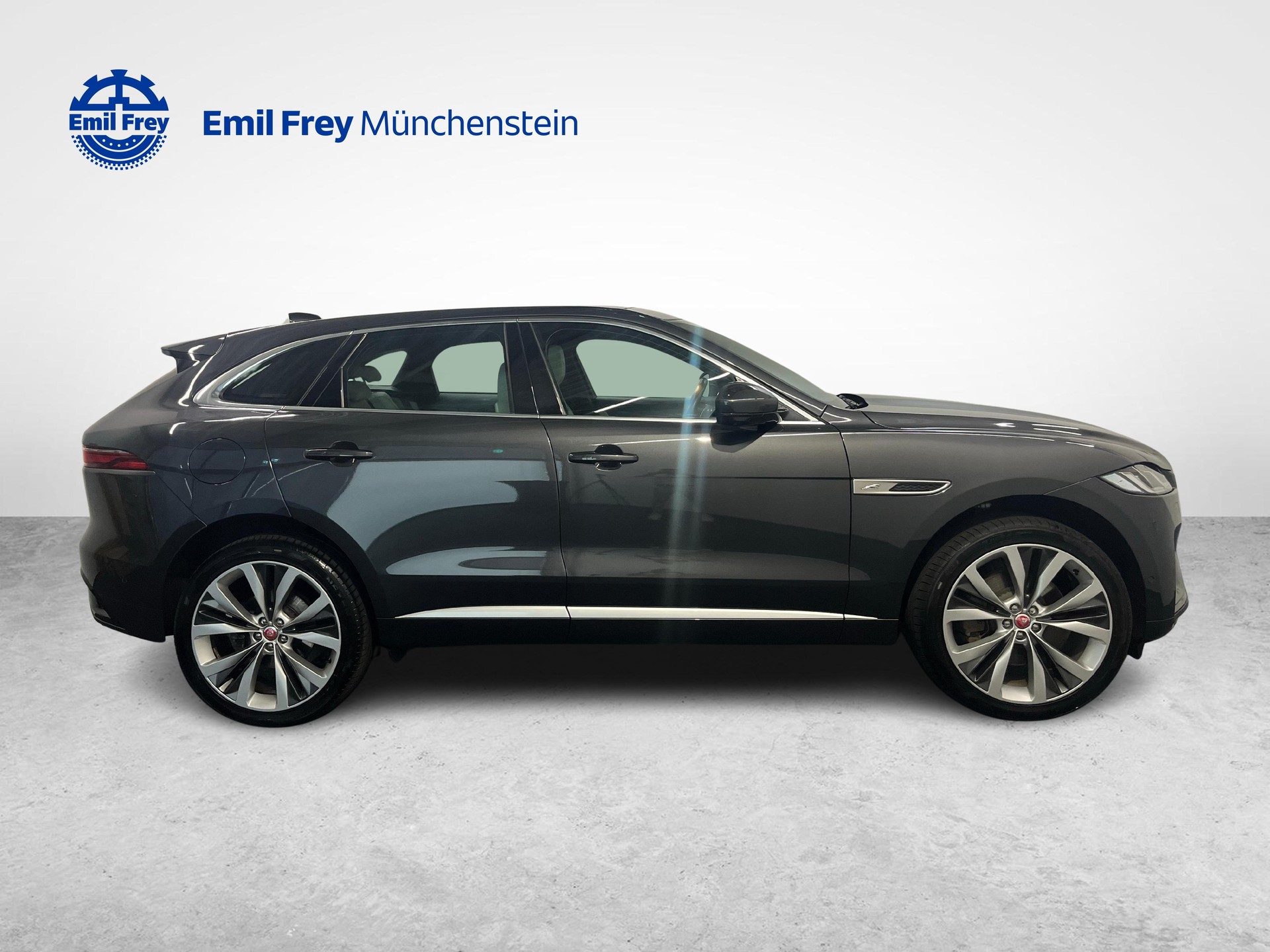 JAGUAR F-Pace 3.0 D I6 R-Dynamic S AWD-image-5