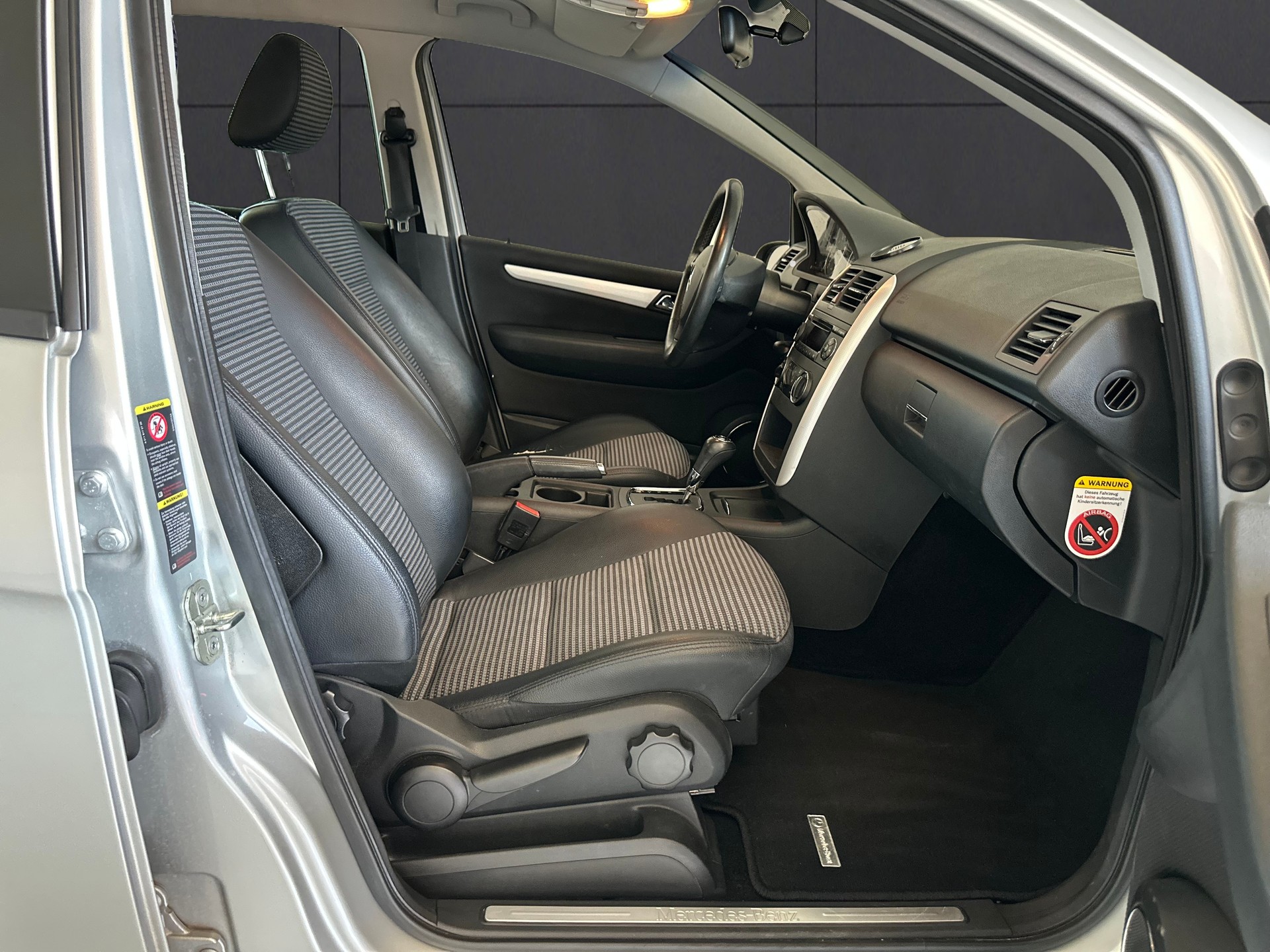 MERCEDES-BENZ A 200 Classic Automat-image-10