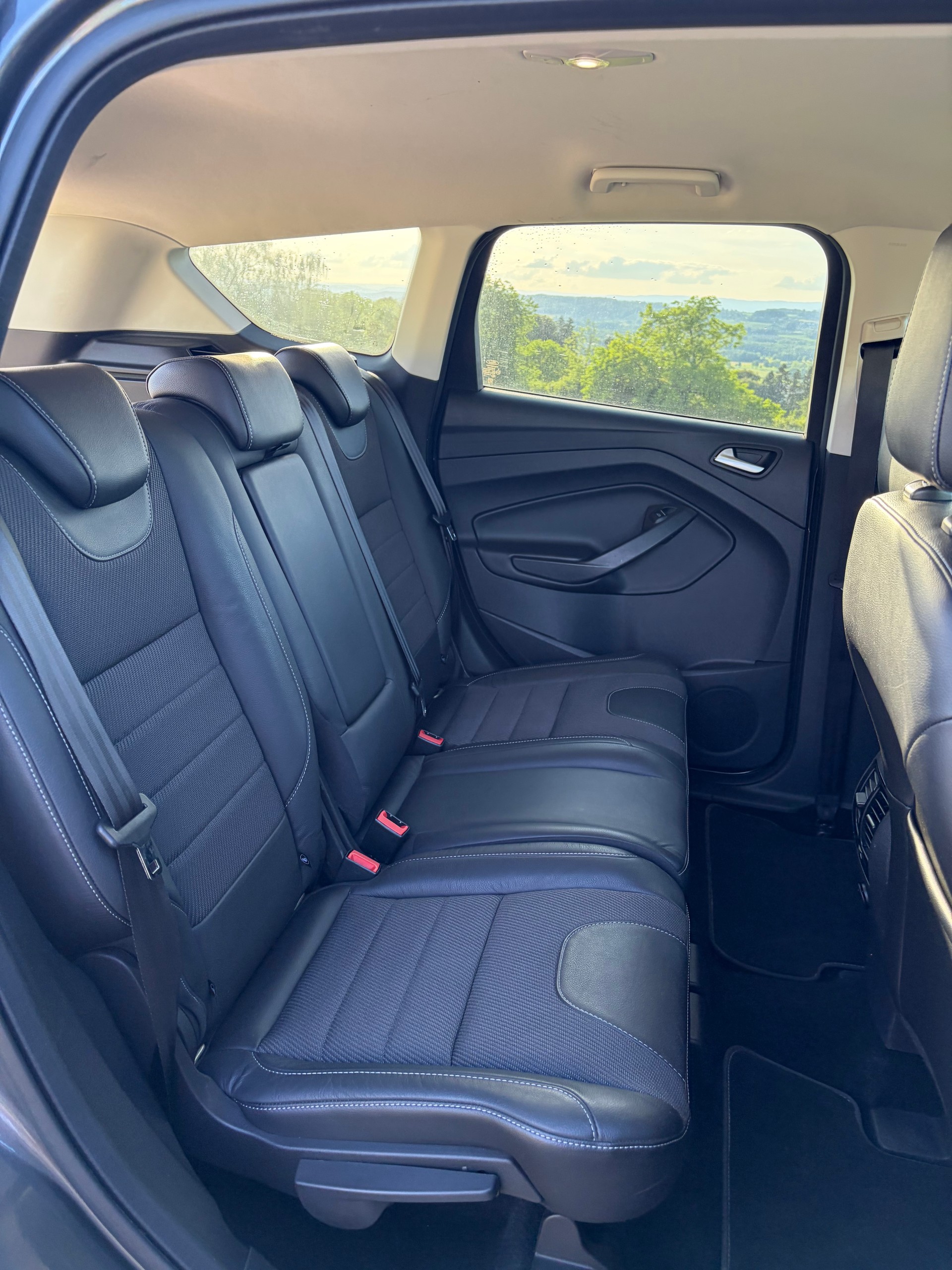 FORD 1.5 EcoB 150 Titanium S 2WD-image-4