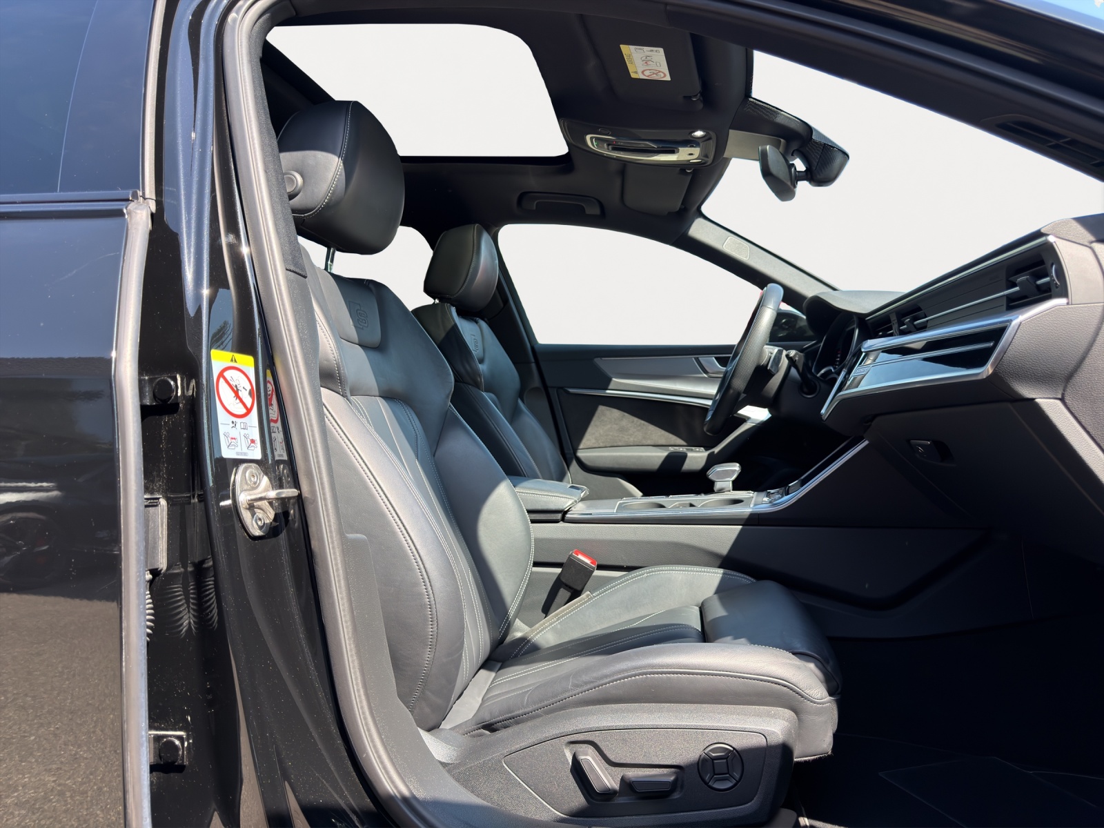 AUDI A6 Avant 40 TDI sport Attraction 204PS Quattro-image-6