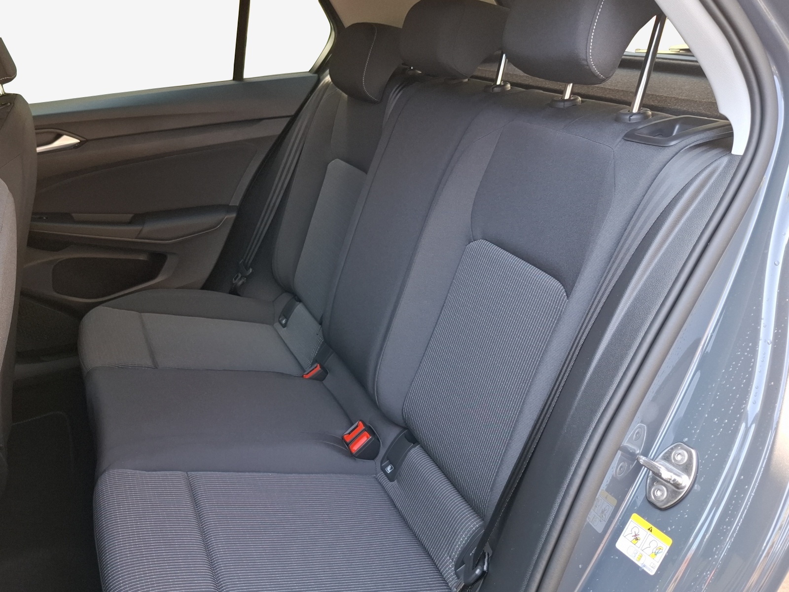 VW Golf 1.5 e TSI mHEV Basis DSG-image-11