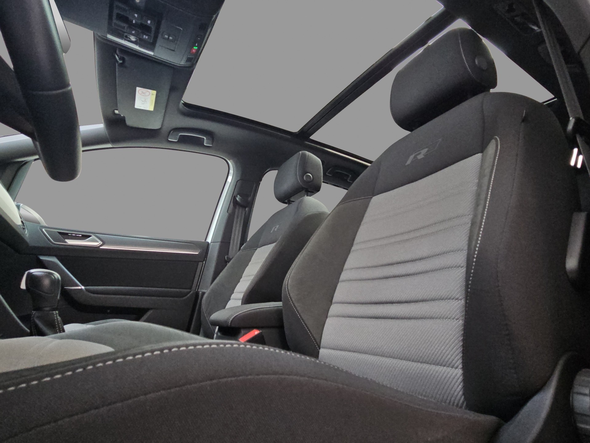 VW Touran 1.5 TSI R-Line DSG-image-13