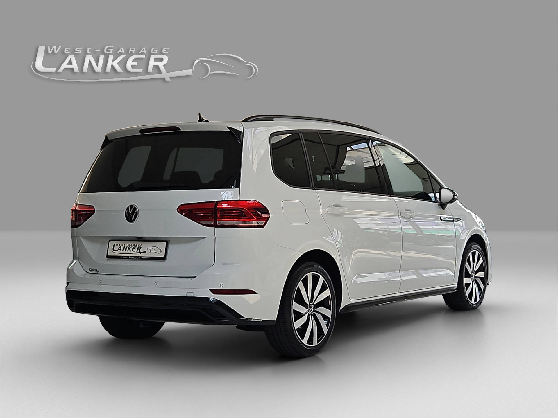 VW Touran 1.5 TSI R-Line DSG-image-2