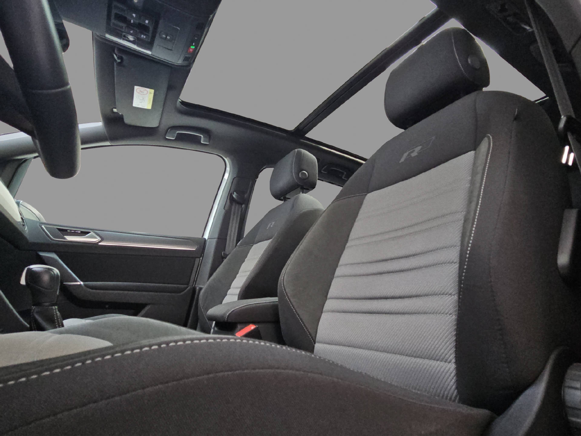 VW Touran 1.5 TSI R-Line DSG-image-13