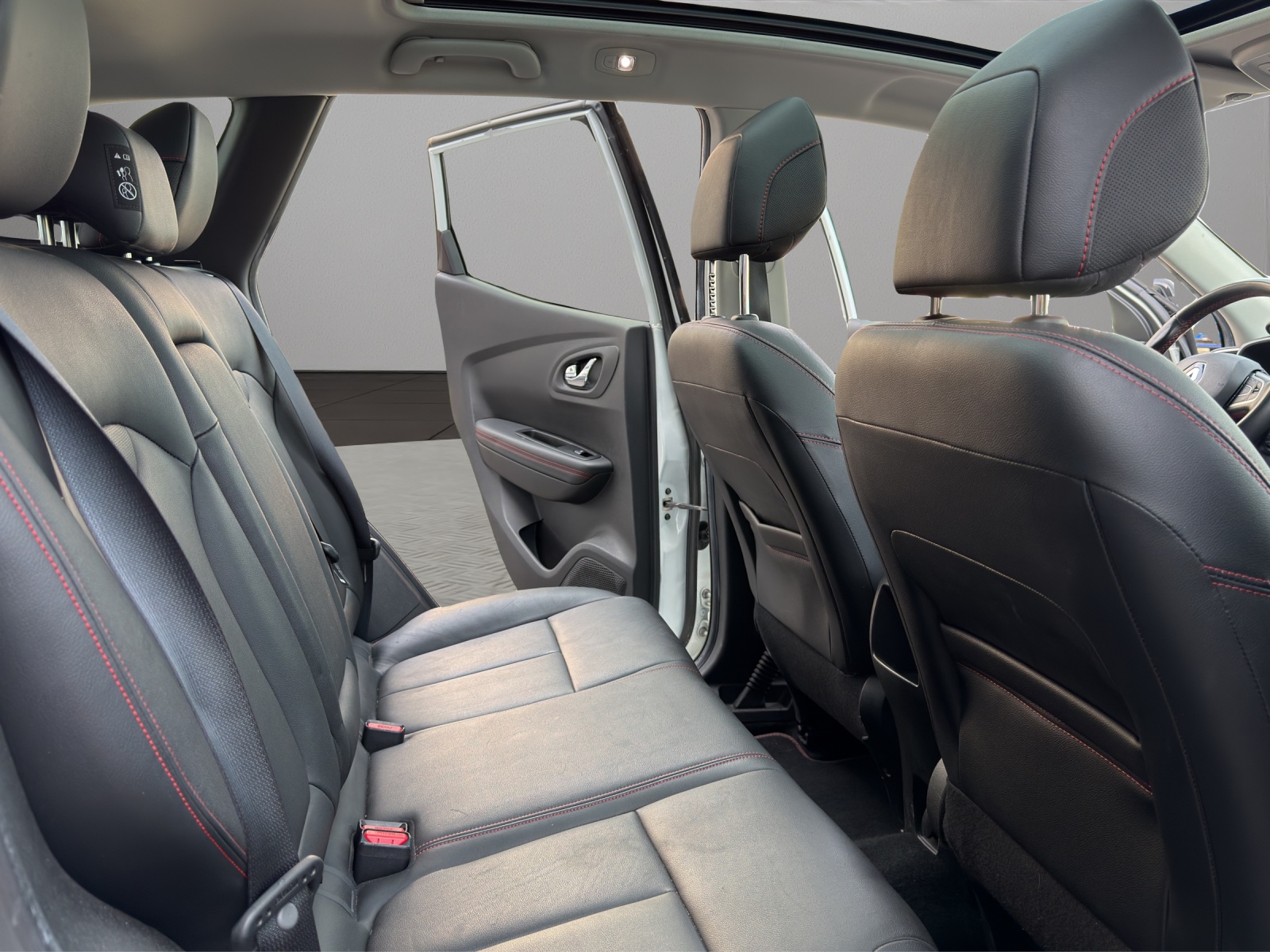 RENAULT Kadjar 1.2 16V Turbo Swiss Edition EDC-image-17