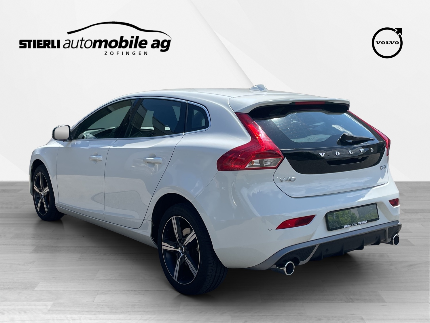 VOLVO V40 2.0 D4 Momentum R-Design S/S-image-6