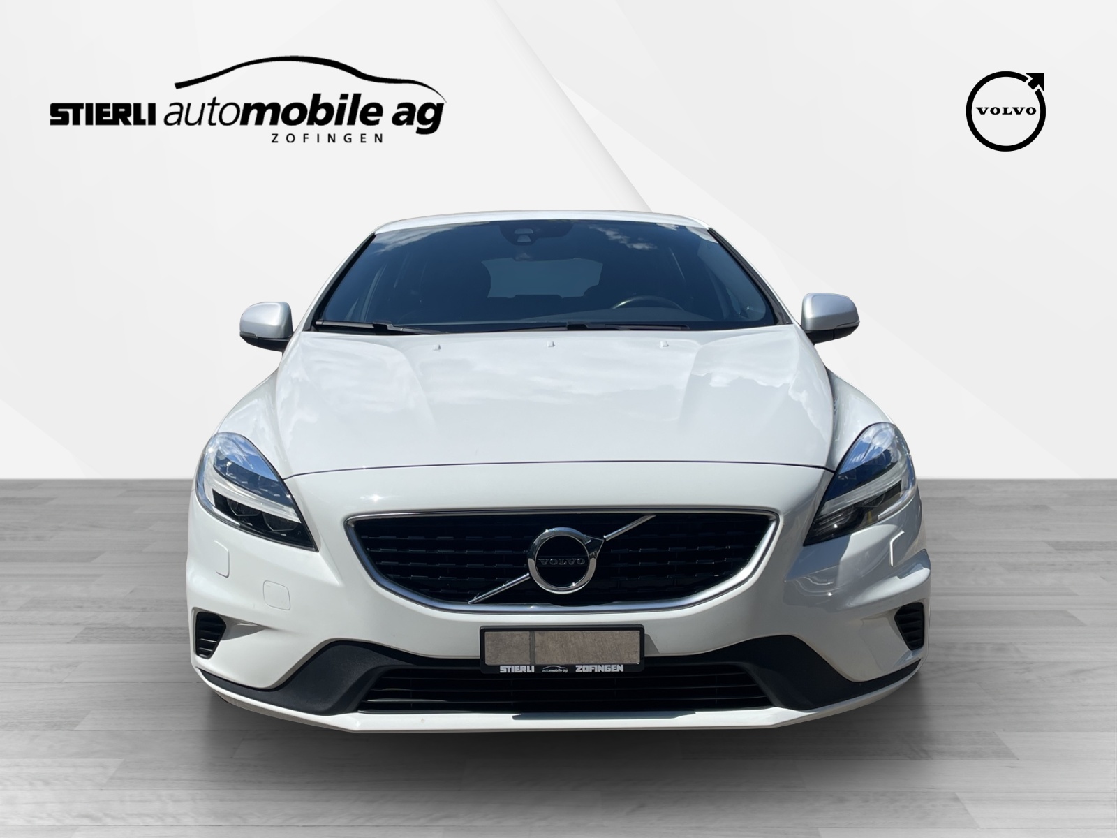 VOLVO V40 2.0 D4 Momentum R-Design S/S-showroom-element-1