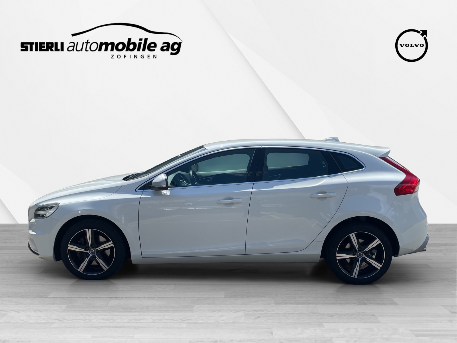VOLVO V40 2.0 D4 Momentum R-Design S/S-image-7