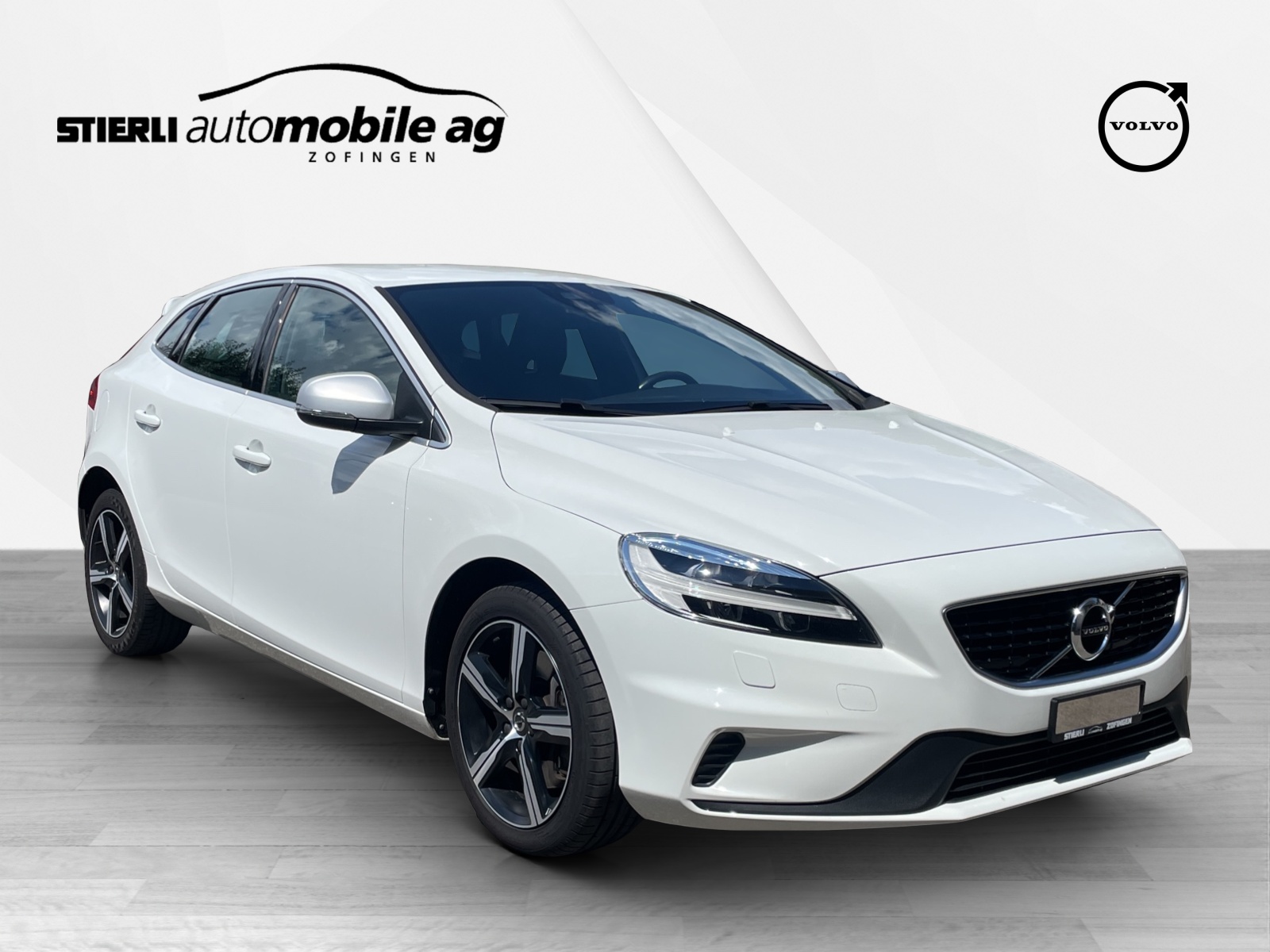 VOLVO V40 2.0 D4 Momentum R-Design S/S-showroom-element-2