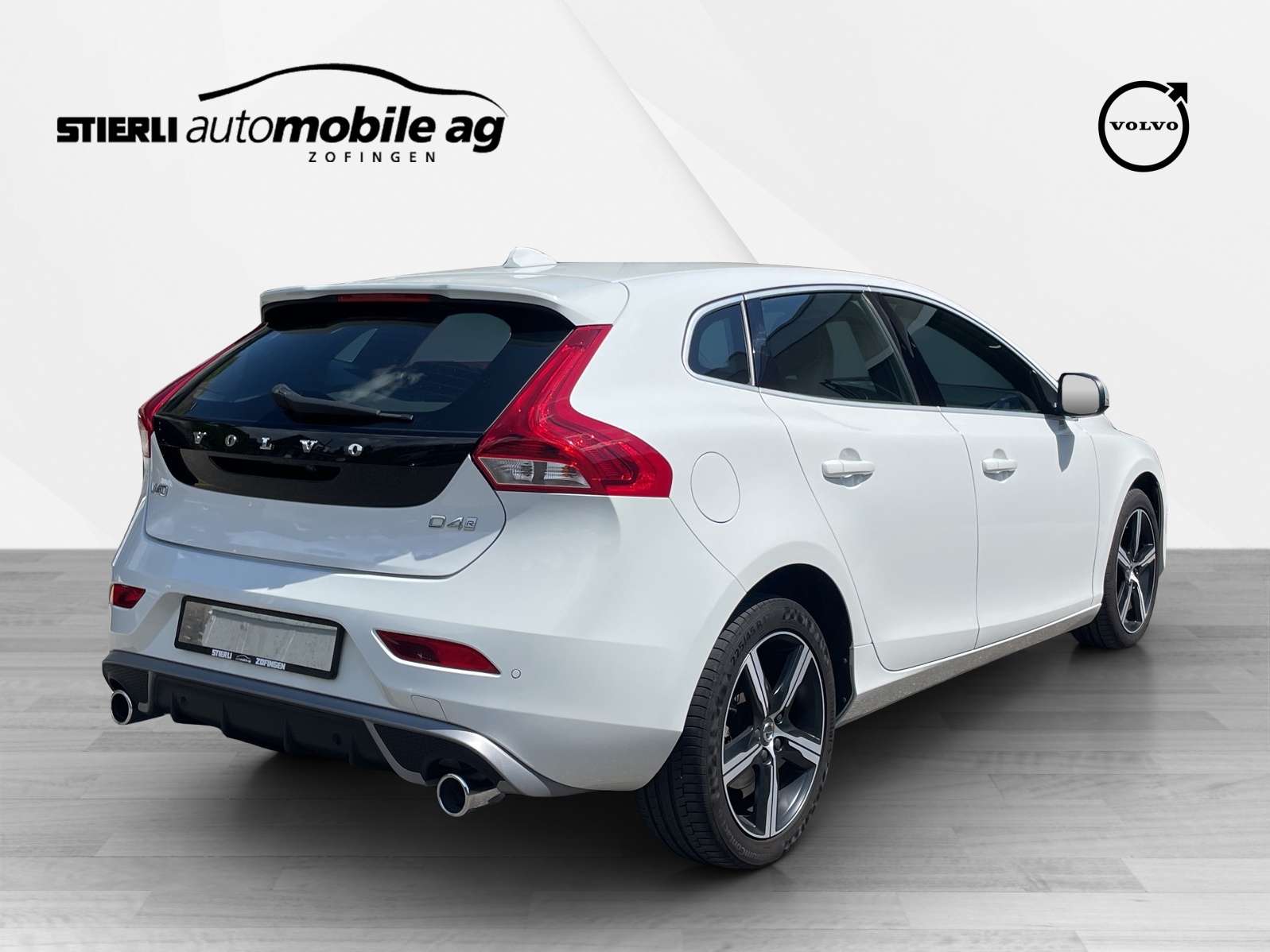 VOLVO V40 2.0 D4 Momentum R-Design S/S-image-4