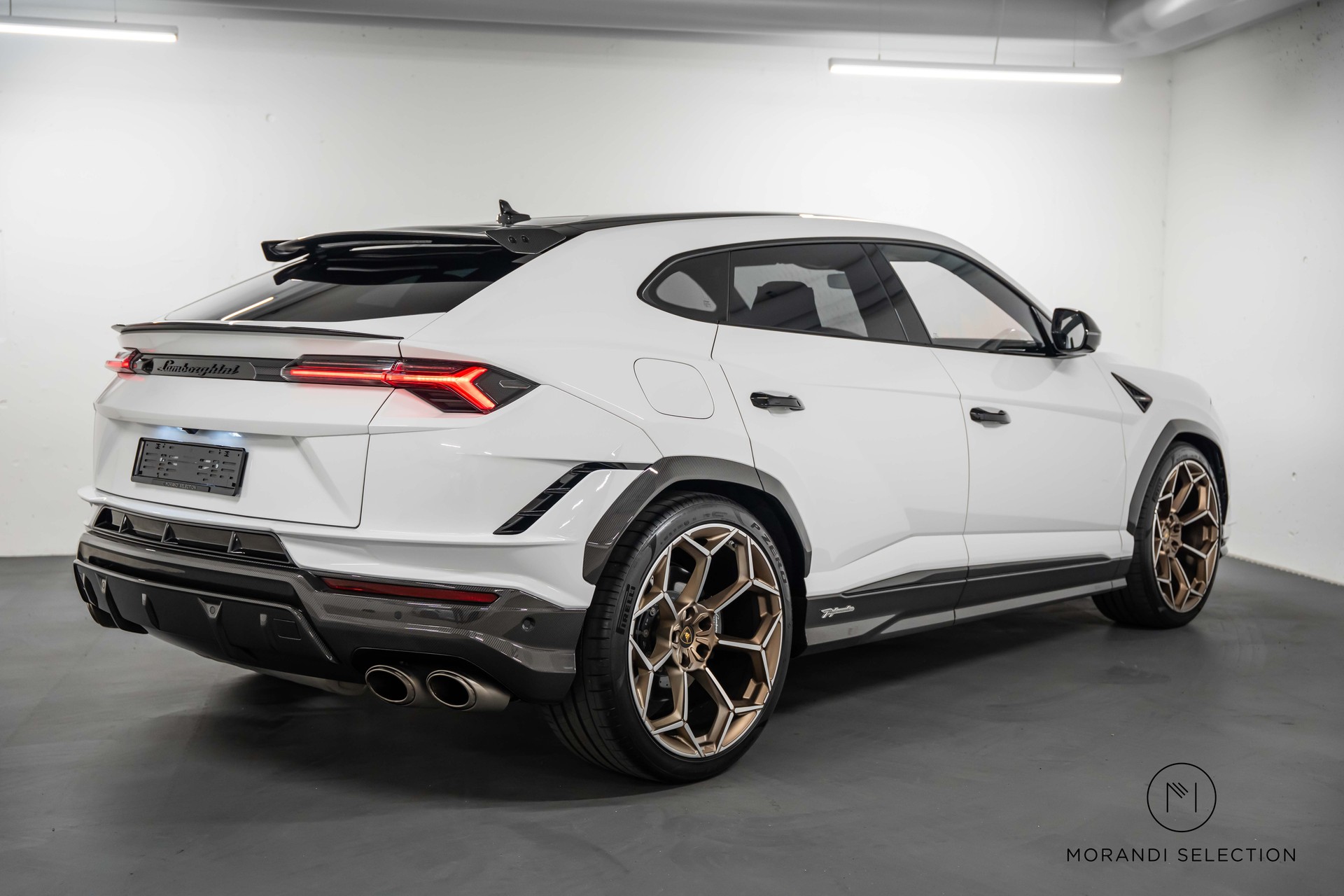 LAMBORGHINI Urus 4.0 Performante-showroom-element-2