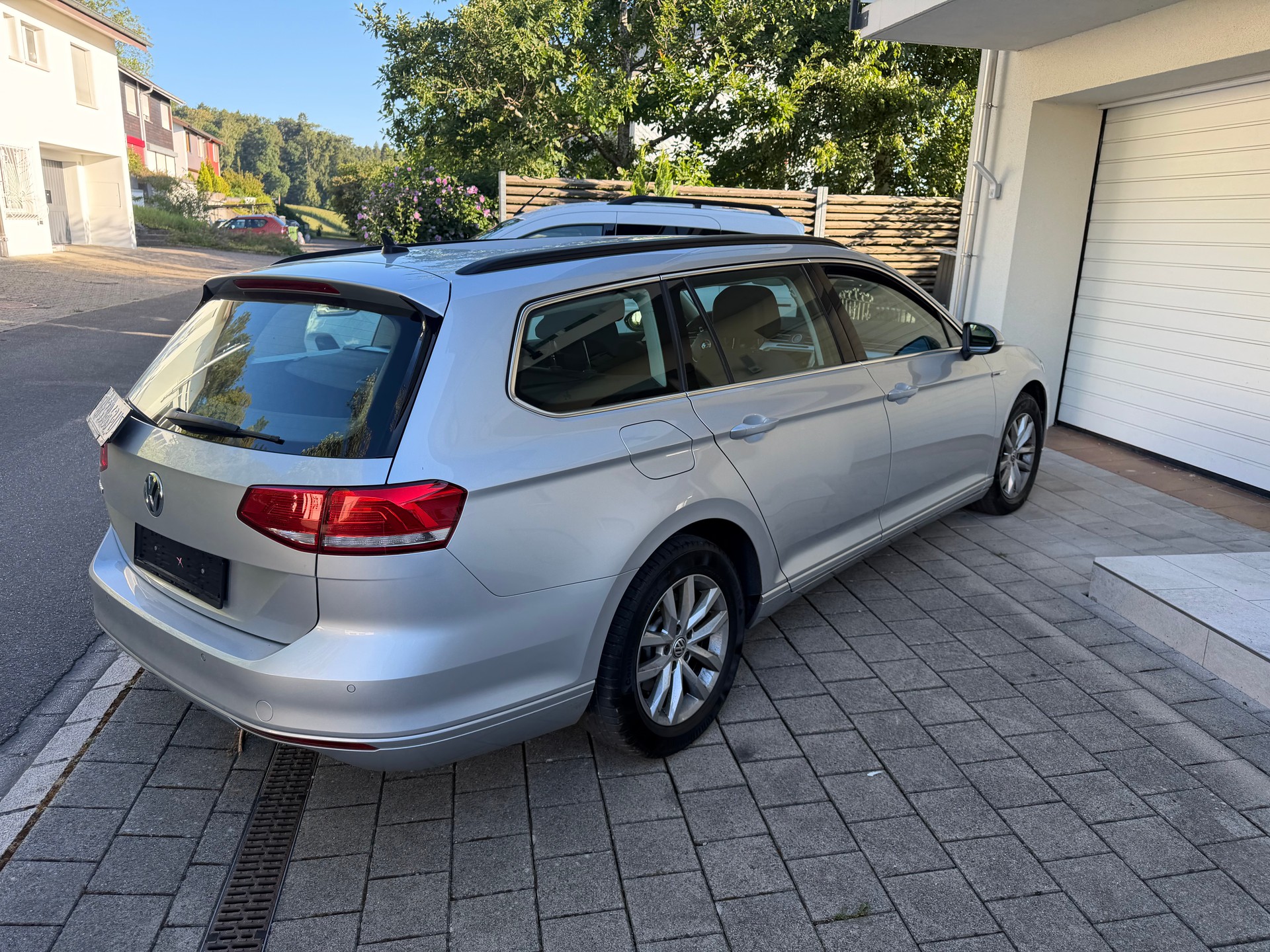VW Passat Variant 2.0 TDI BMT Comfortline DSG 4Motion-image-2
