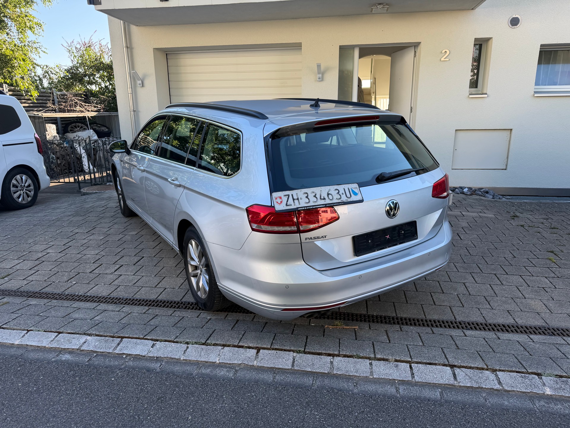 VW Passat Variant 2.0 TDI BMT Comfortline DSG 4Motion-image-1