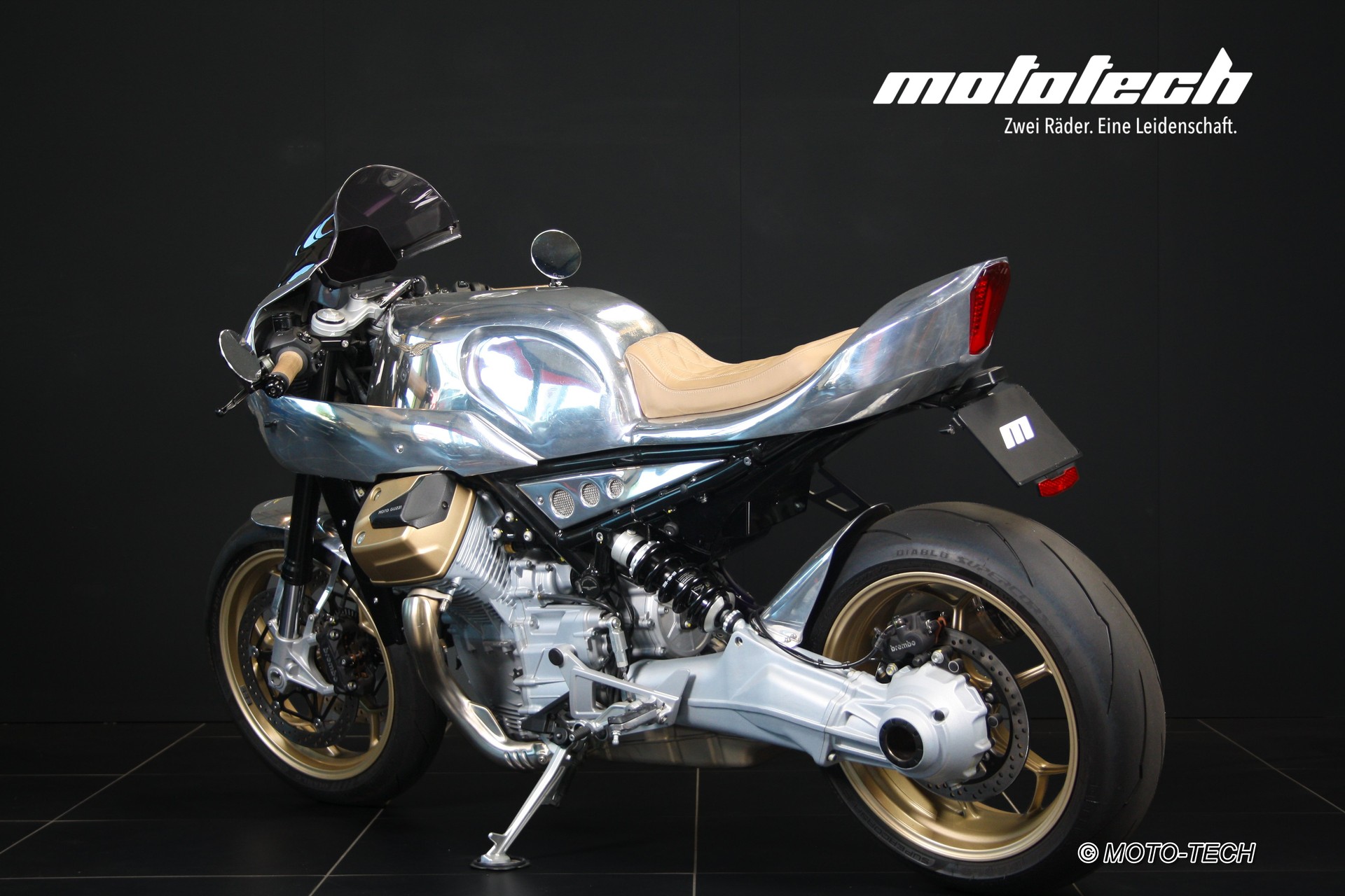 MOTO GUZZI V100 Novale | Le Mans-showroom-element-3
