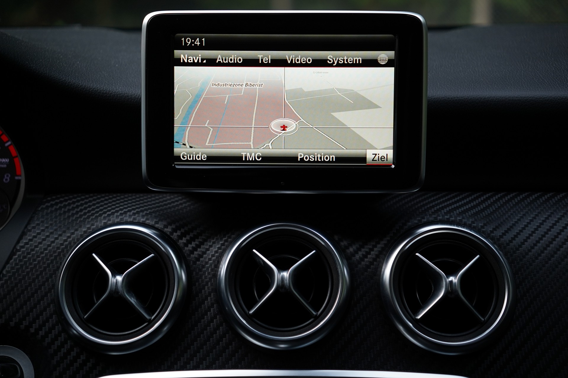 MERCEDES-BENZ A 250 AMG Line 7G-DCT-image-30