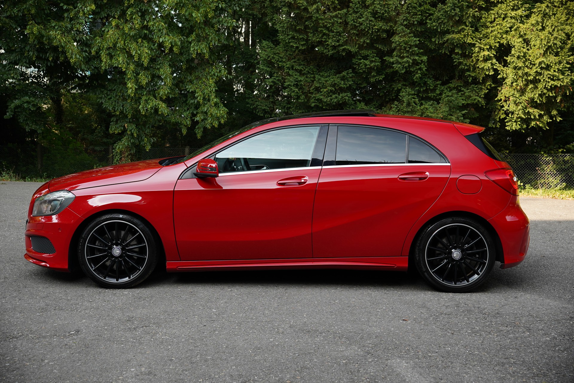 MERCEDES-BENZ A 250 AMG Line 7G-DCT-image-5