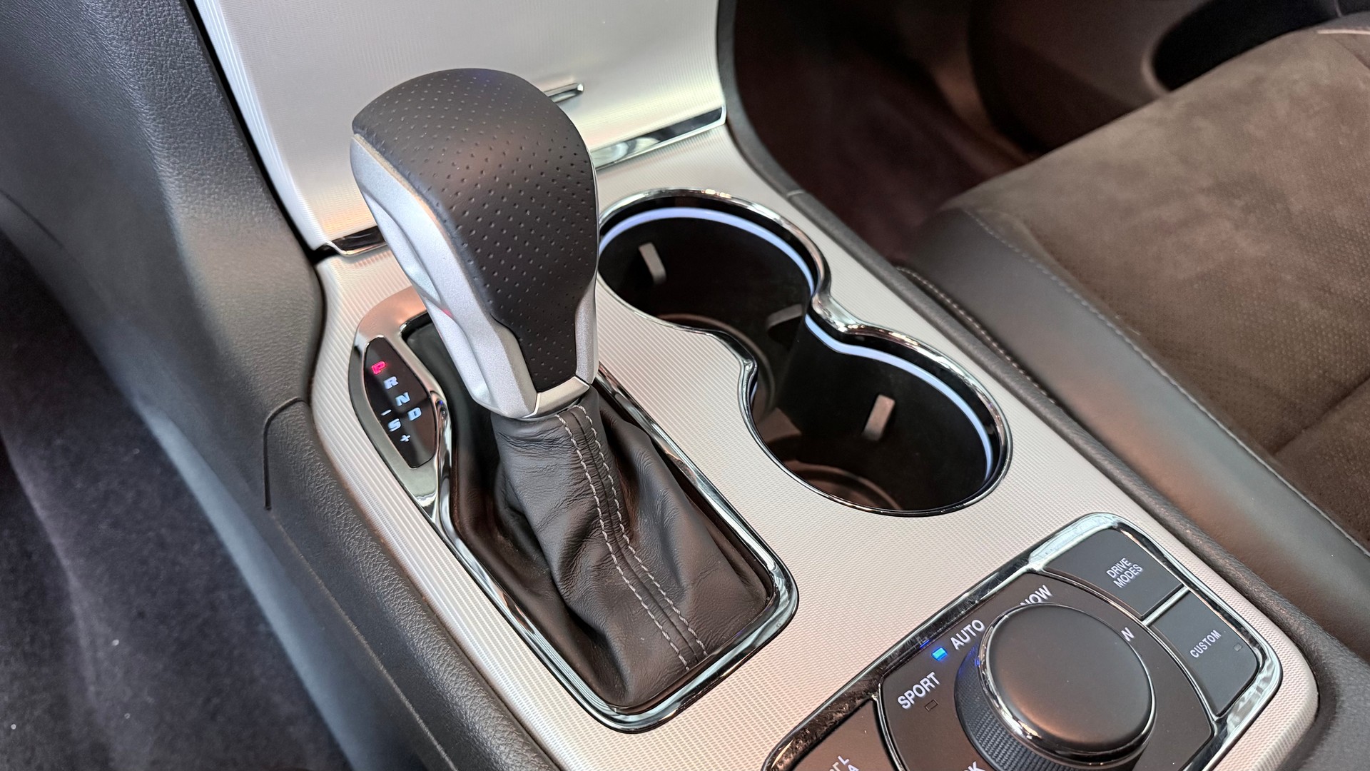 JEEP Grand Cherokee 6.2 V8 HEMI Trackhawk-image-13