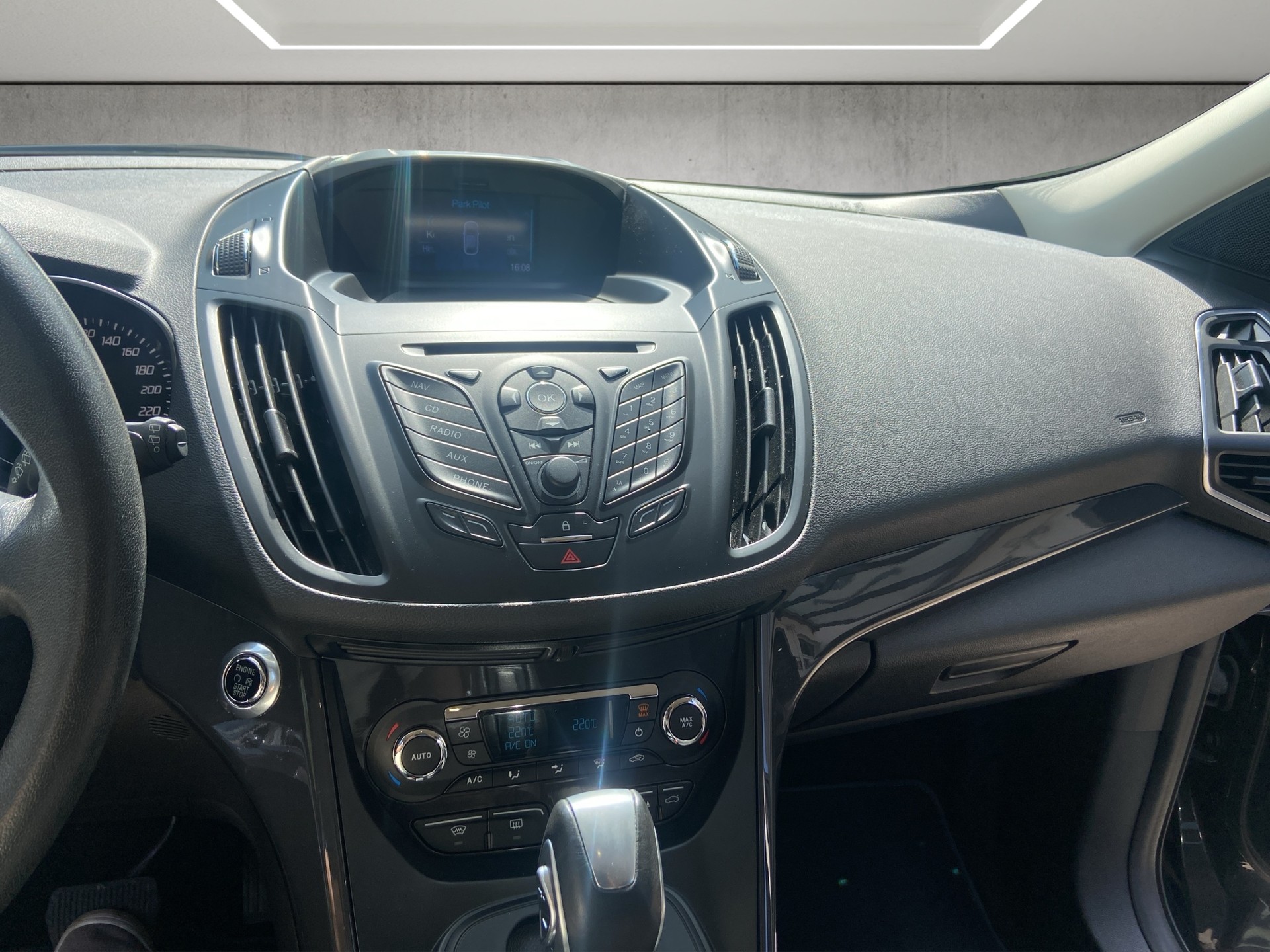 FORD Kuga 2.0 TDCi Titanium 4WD PowerShift-image-9